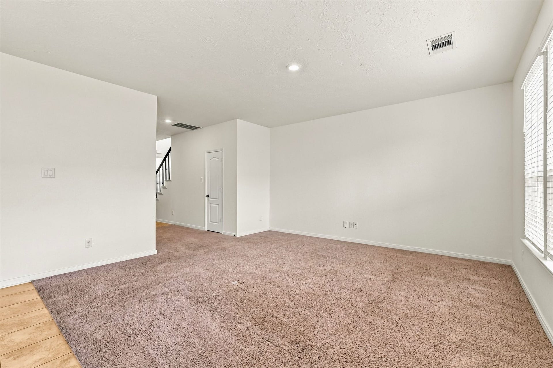 6021 Diamond Sky Lane, Houston, TX 77048 6021 Diamond Sky Lane, Houston, TX 77048