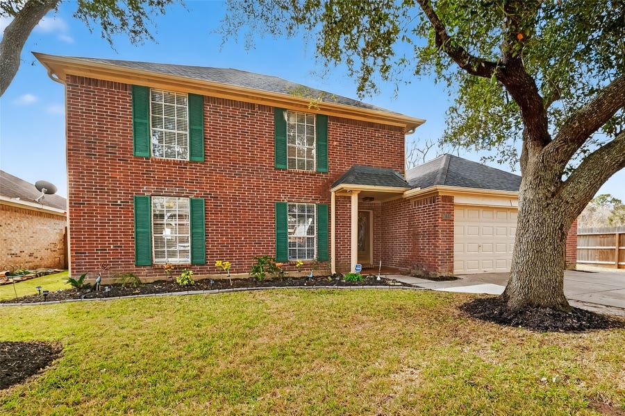 Property photo for 1040 Glenview Drive, Pearland, TX