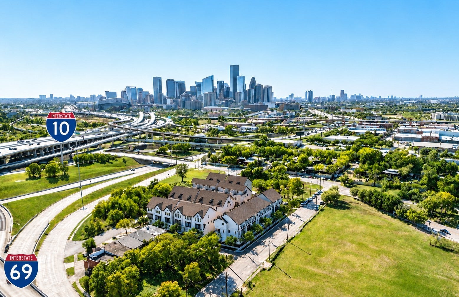 2743 Providence Street, Houston, TX 77020 An oasis on major throughfares! Virtually enhanced aerial view.
