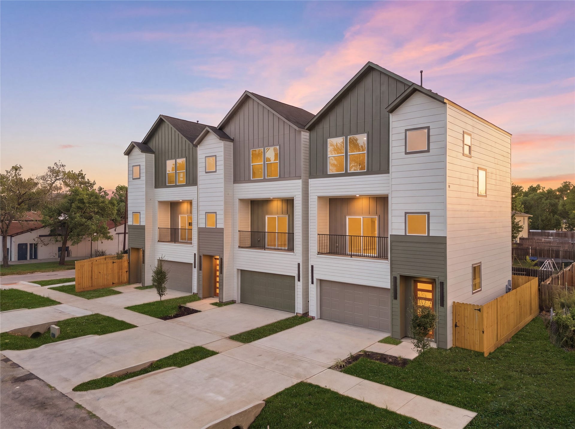 4717 Branch Street, Houston, TX 77021 Elevated private balcony ideal spot to sip morning coffee or unwind with a drink as the sun sets.