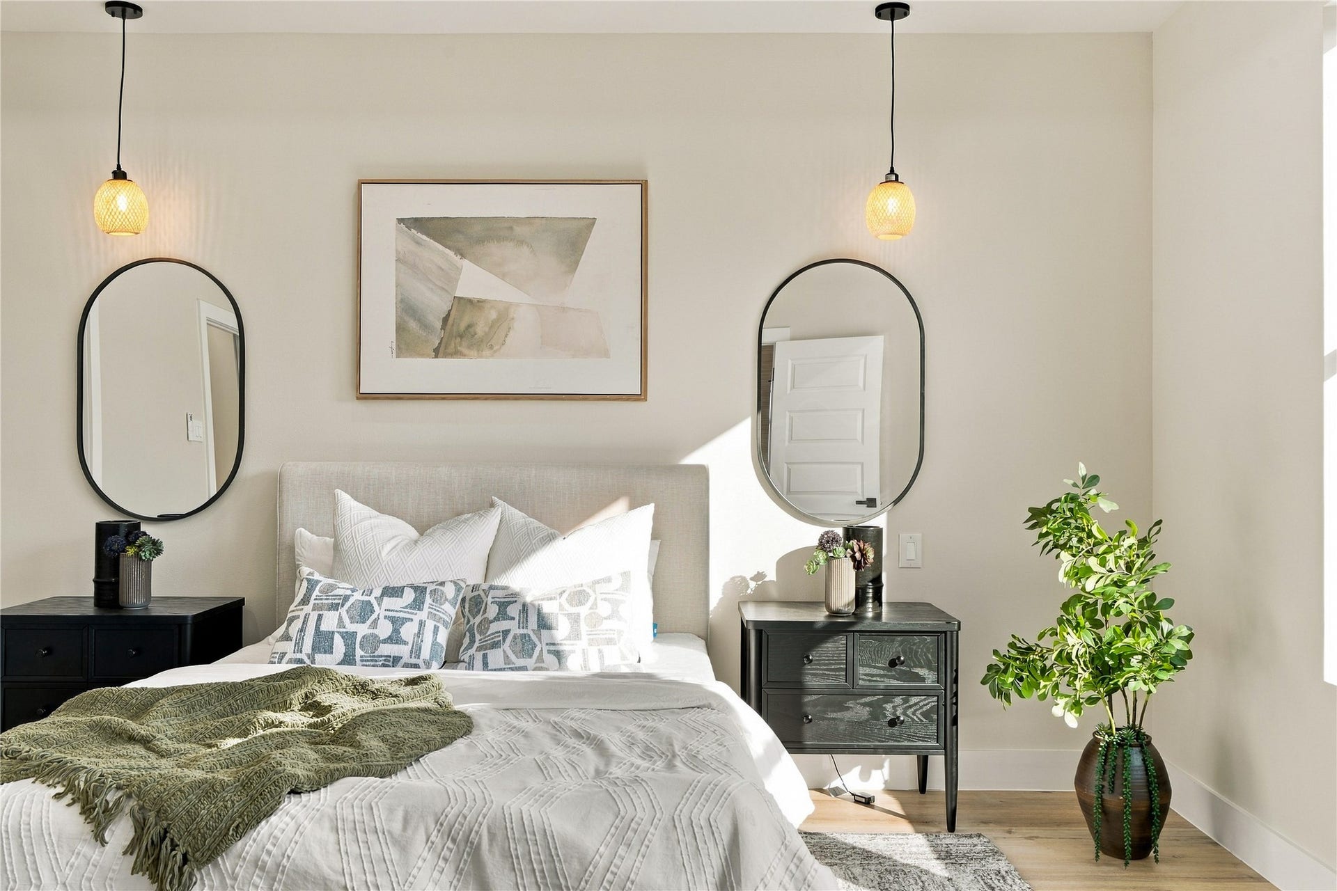 4717 Branch Street, Houston, TX 77021 Comfortable personal retreat quiet guest room offering a tranquil space to study, work, or recharge.