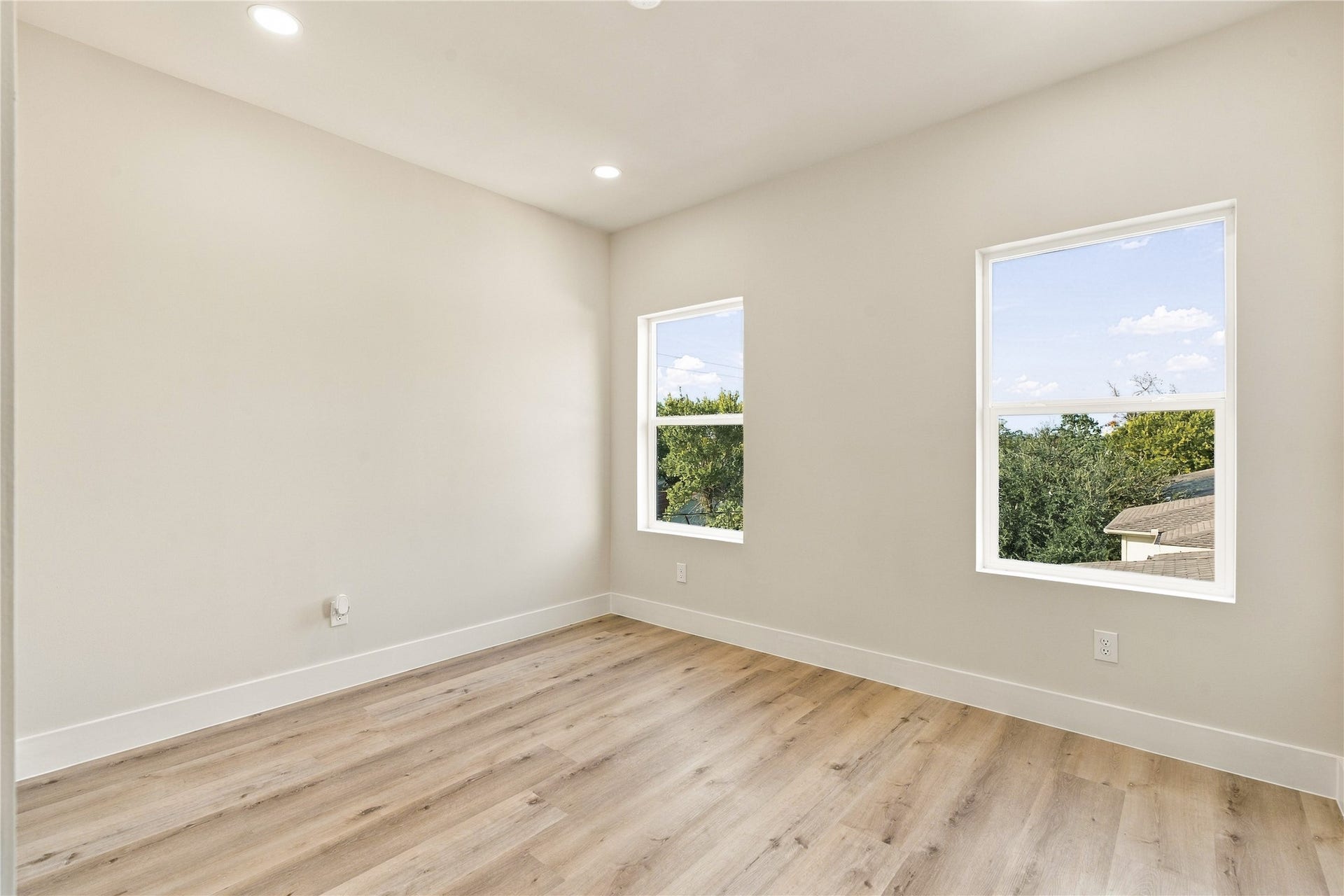 4717 Branch Street, Houston, TX 77021 Sun-kissed guest quarters warm, welcoming bedroom space ready to accommodate family or overnight visitors.