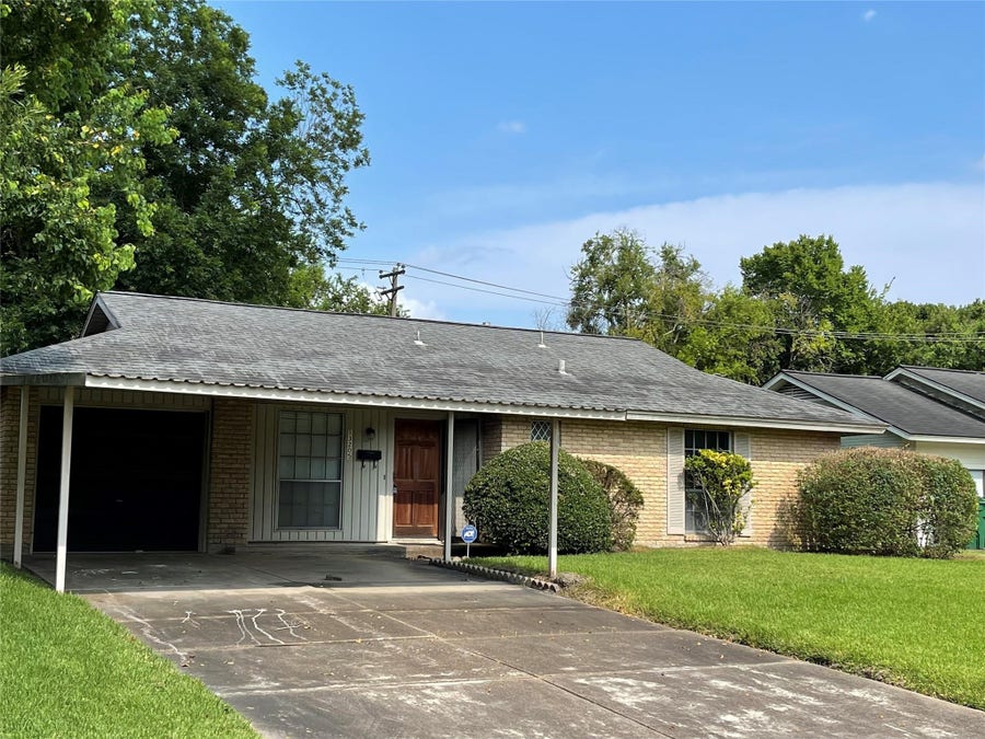 Property photo for 13205 Northumb Road, Houston, TX