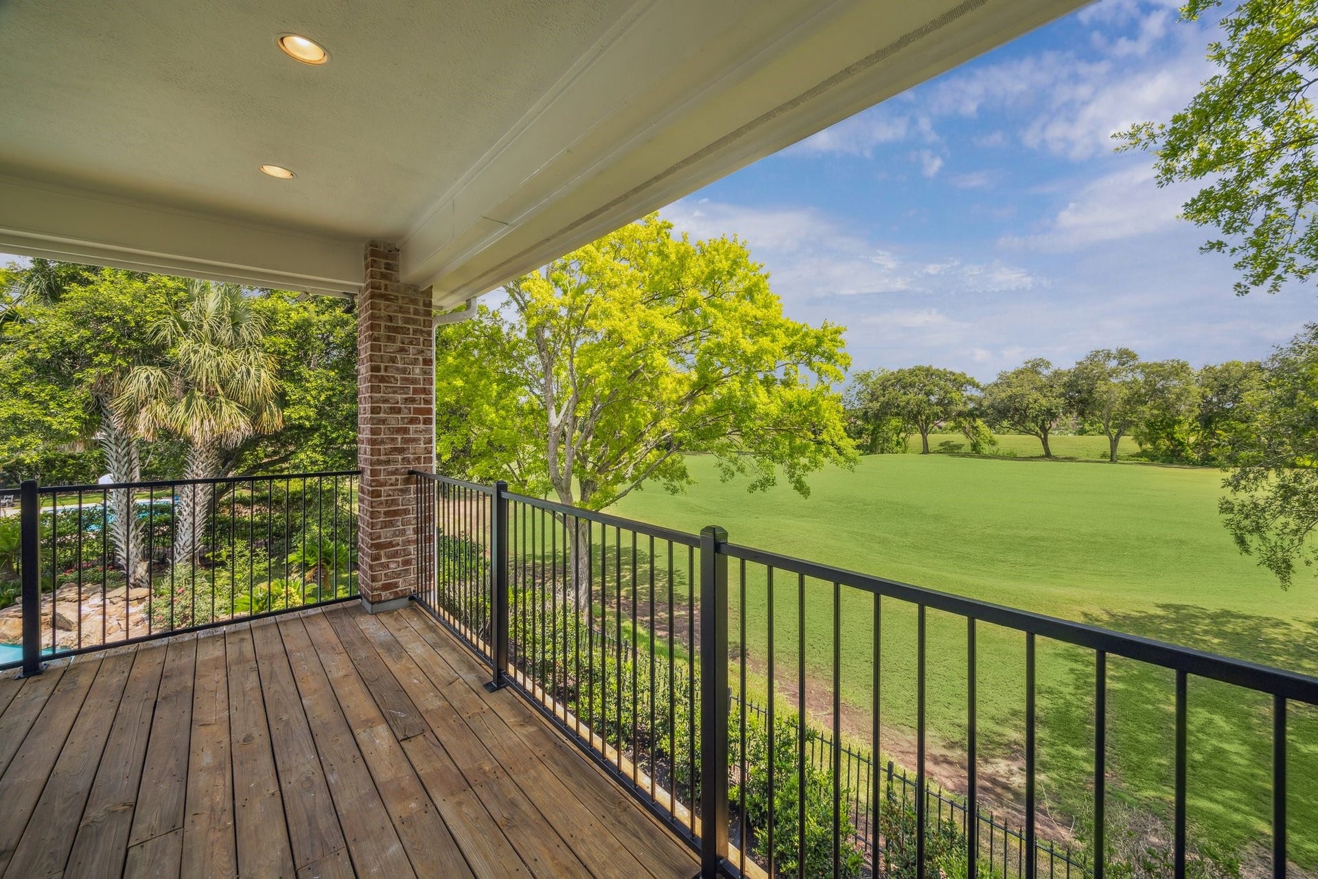 4111 Thistle Hill Court, Sugar Land, TX 77479 4111 Thistle Hill Court, Sugar Land, TX 77479