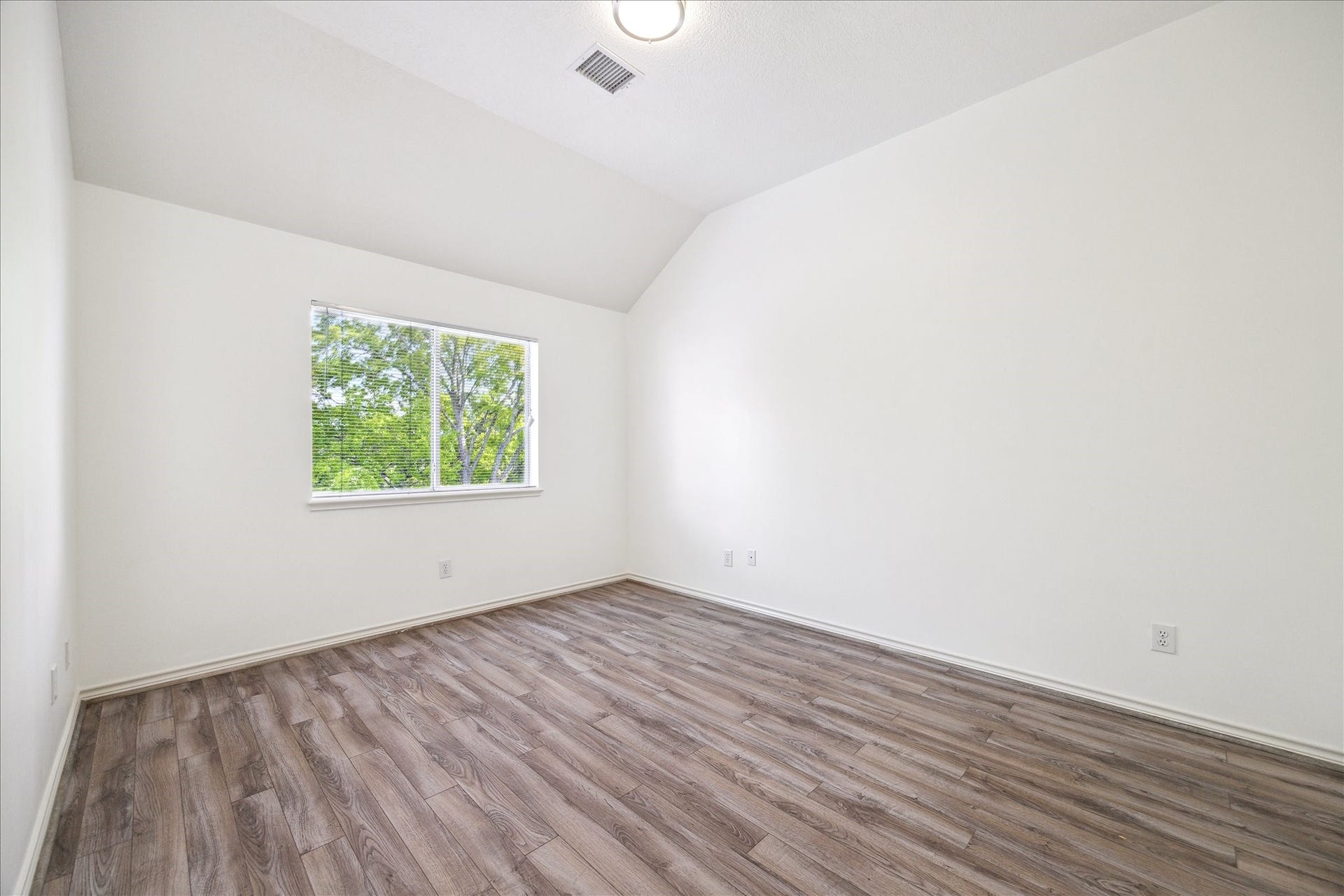 4111 Thistle Hill Court, Sugar Land, TX 77479 4111 Thistle Hill Court, Sugar Land, TX 77479