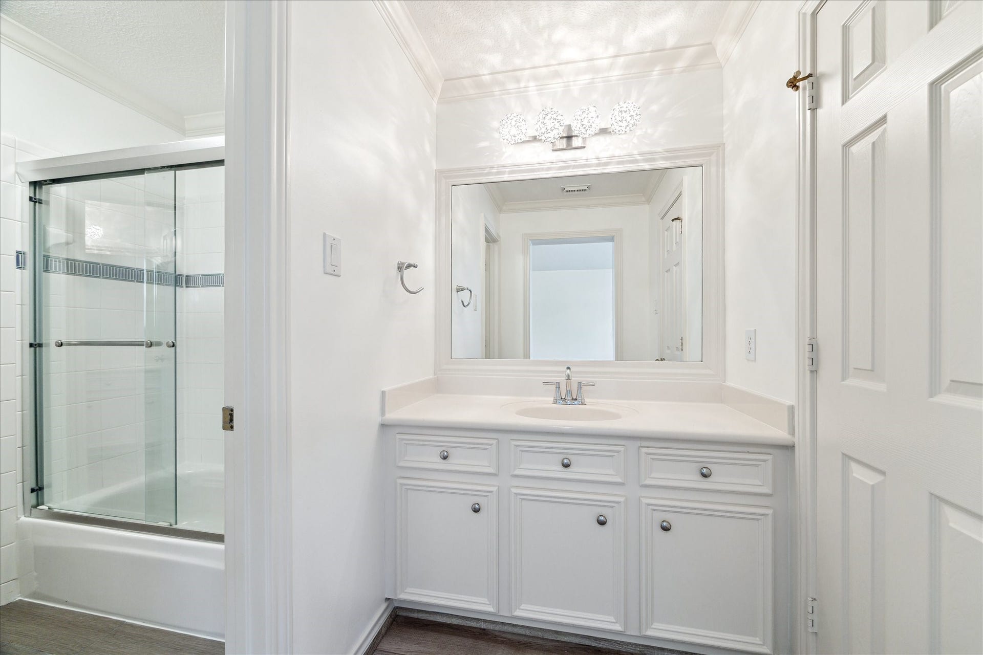 4111 Thistle Hill Court, Sugar Land, TX 77479 4111 Thistle Hill Court, Sugar Land, TX 77479