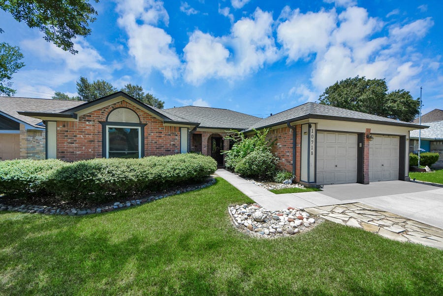 Property photo for 10918 Mulberry Court, La Porte, TX