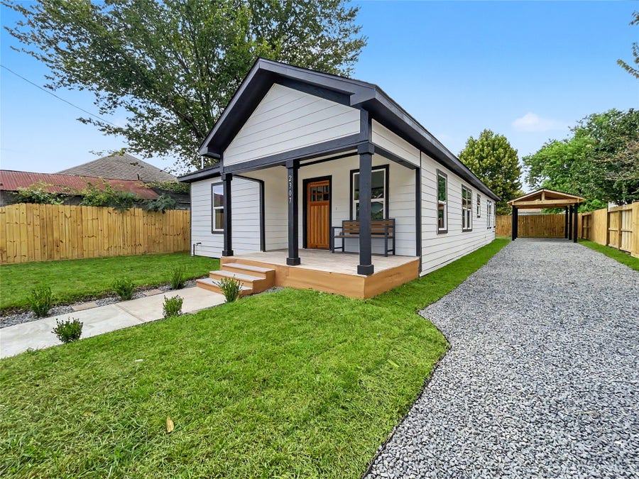 Property photo for 2307 Chestnut Street, Houston, TX
