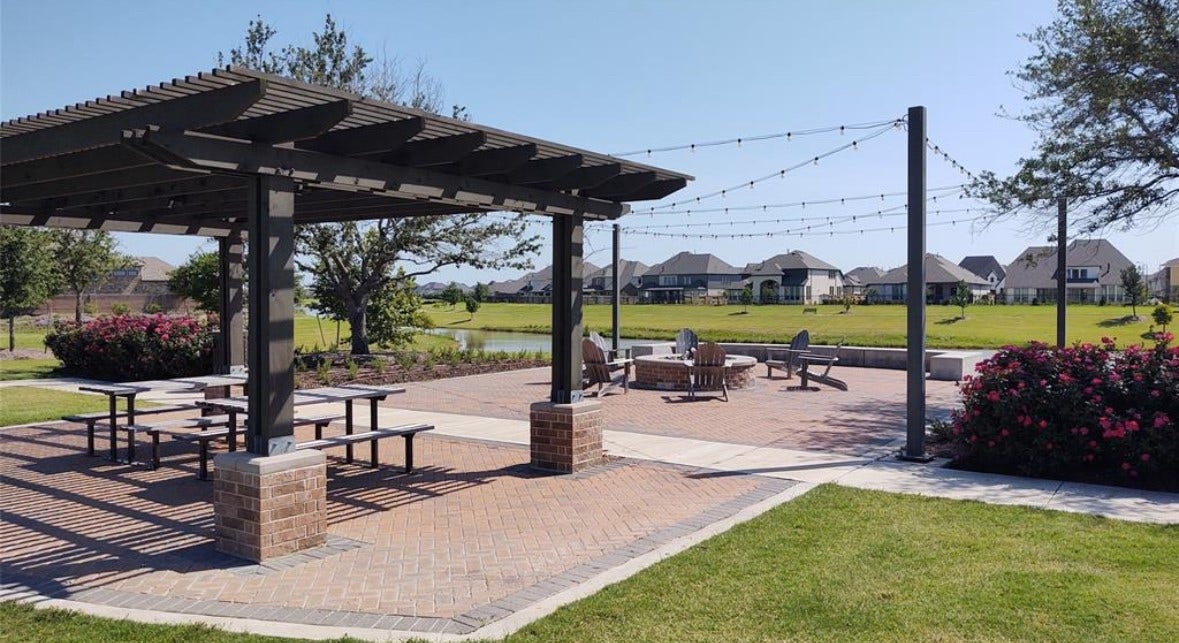 Enjoy beautifully maintained outdoor community spaces featuring shaded seating areas, gathering spots, and landscaped surroundings.