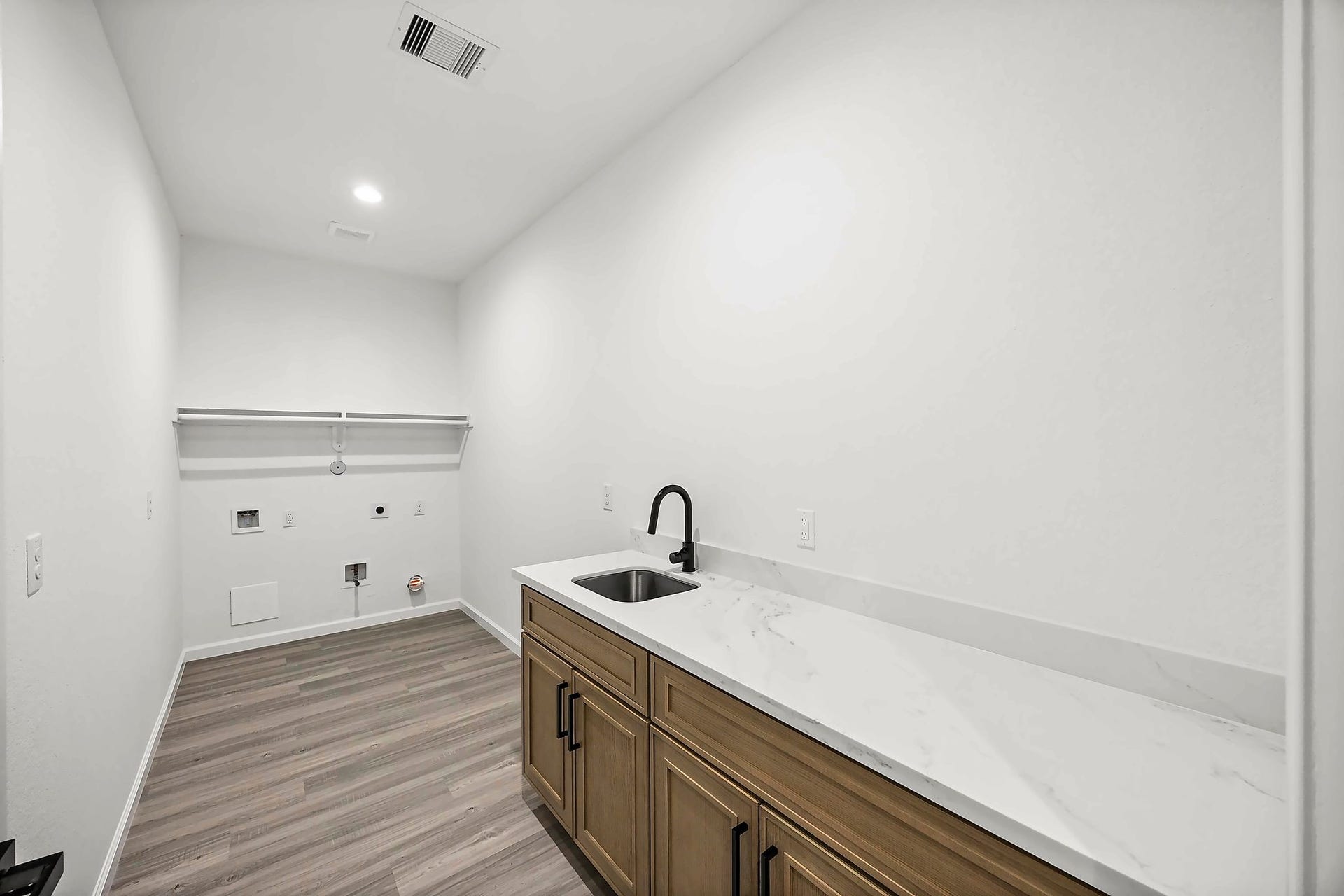 5526 Hartwick Road, Houston, TX 77016 5526 Hartwick Road, Houston, TX 77016