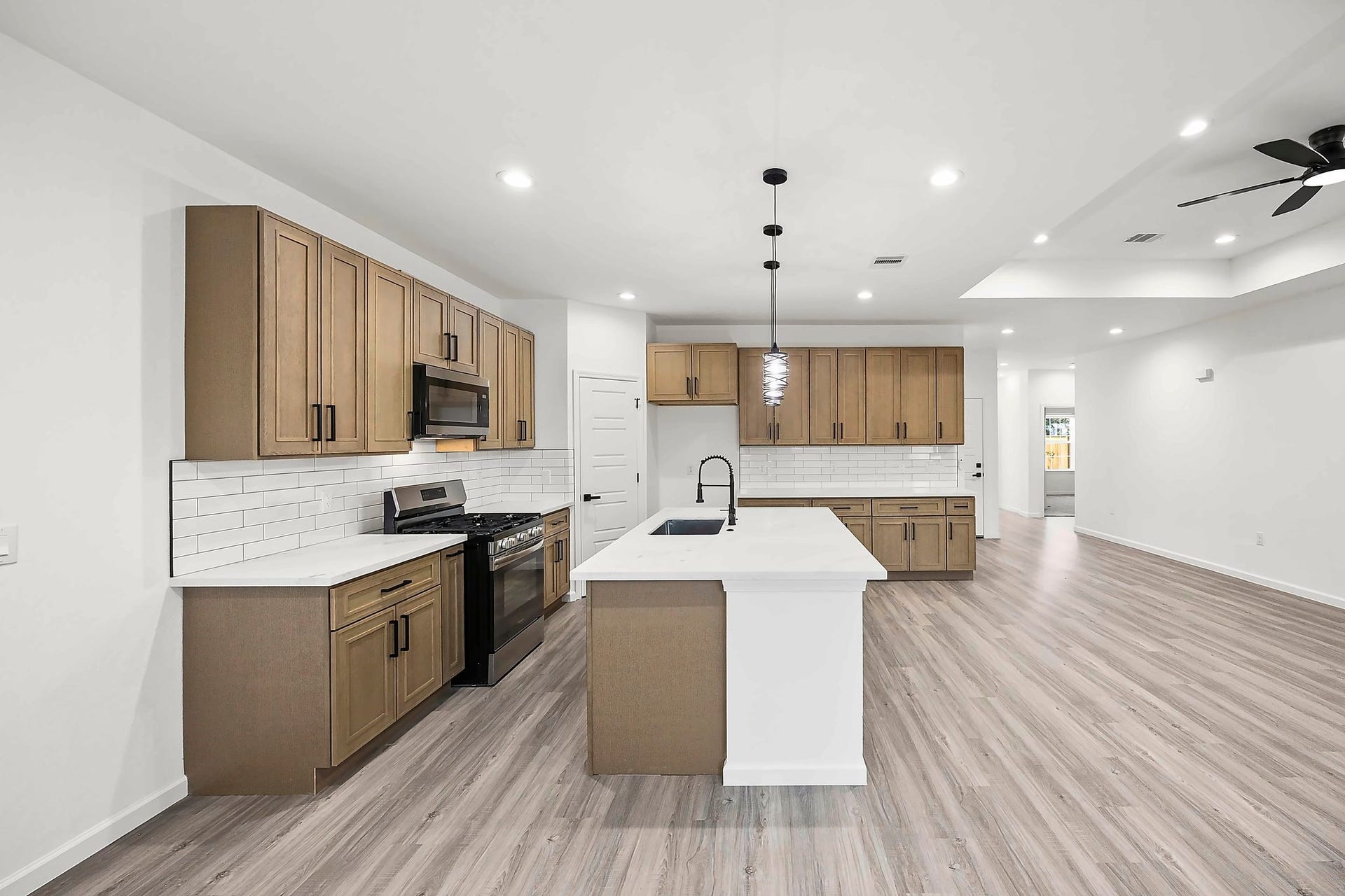 5526 Hartwick Road, Houston, TX 77016 5526 Hartwick Road, Houston, TX 77016