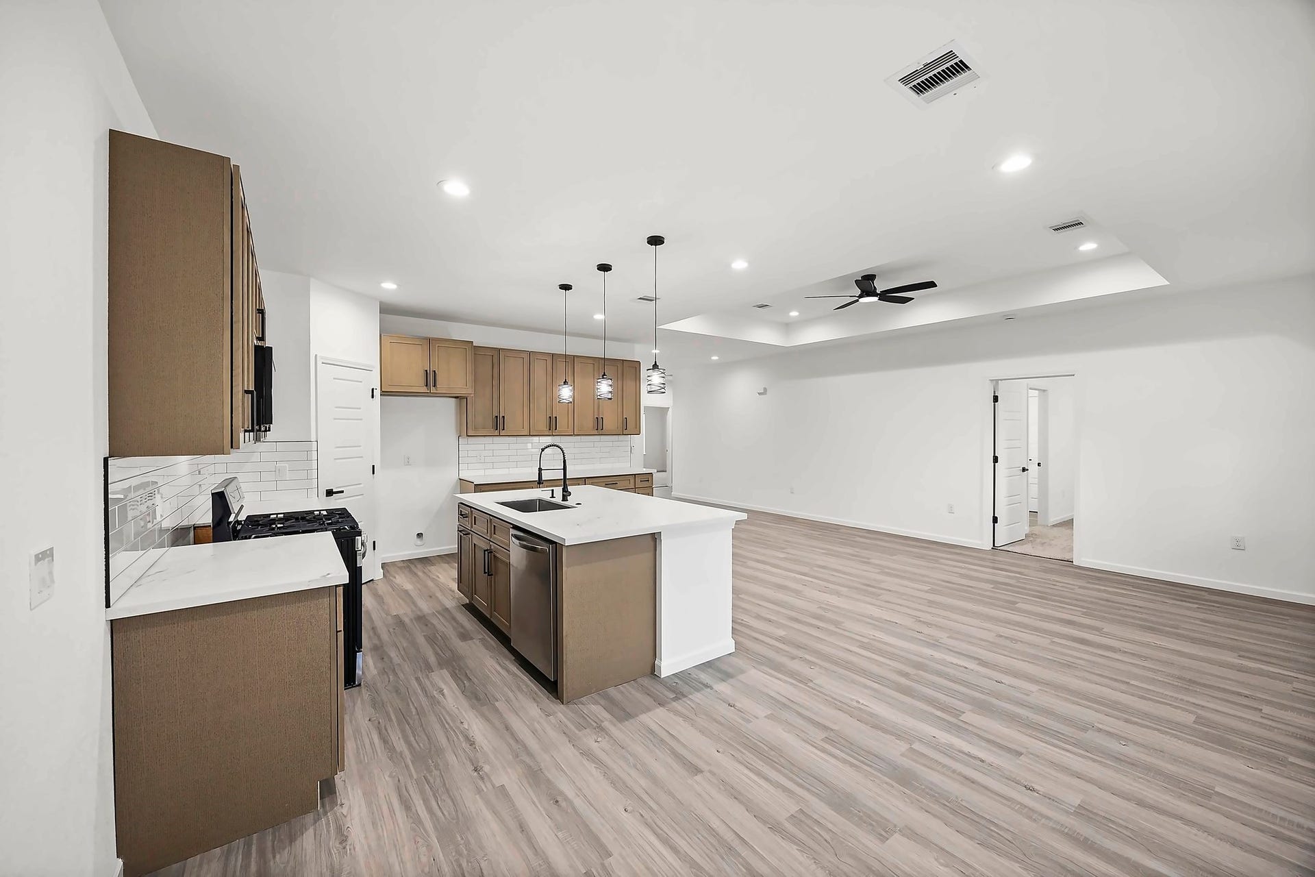 5526 Hartwick Road, Houston, TX 77016 5526 Hartwick Road, Houston, TX 77016