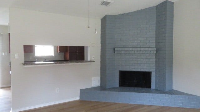 3221 Wheatridge Street, Pearland, TX 77581 Wood burning corner fireplace