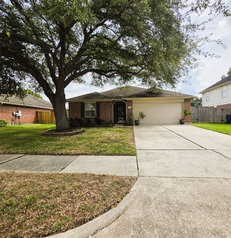 Property photo for 7906 Sundance Court, Baytown, TX