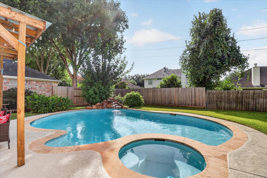 Property photo for 4614 Sunshine Drive, Sugar Land, TX