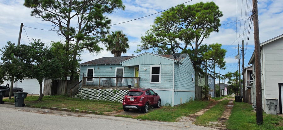 Property photo for 1719 50th Street, Galveston, TX
