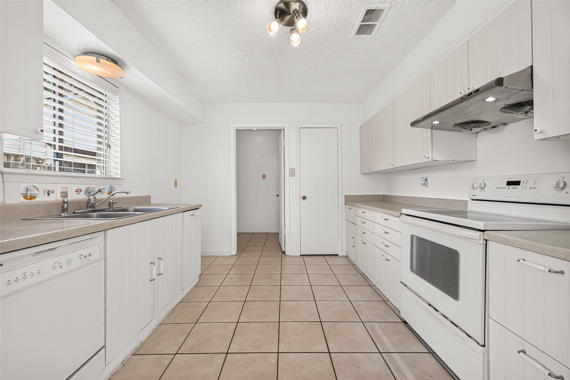 2803 Fir Crest Court, Stafford, TX 77477 2803 Fir Crest Court, Stafford, TX 77477