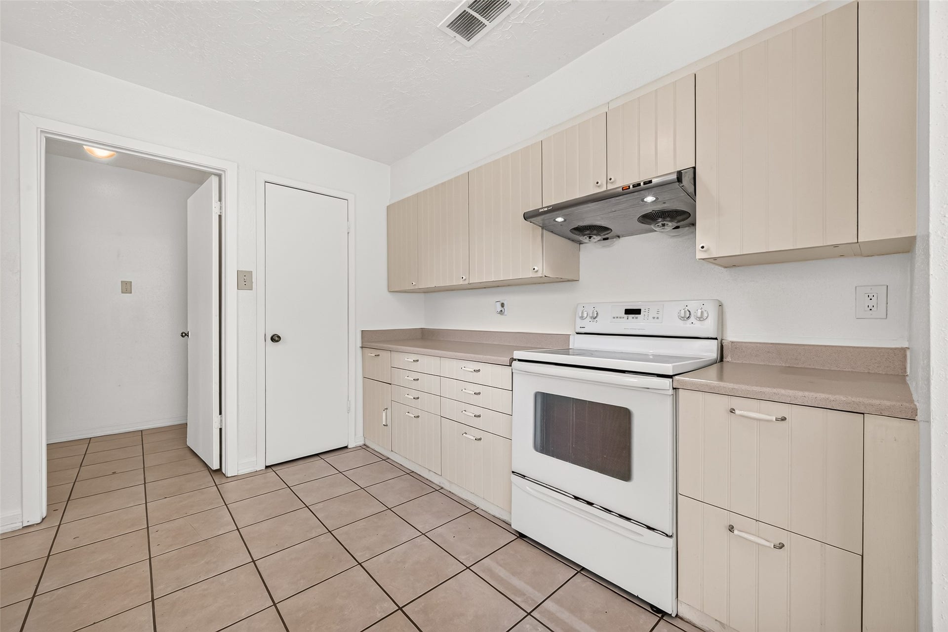 2803 Fir Crest Court, Stafford, TX 77477 2803 Fir Crest Court, Stafford, TX 77477