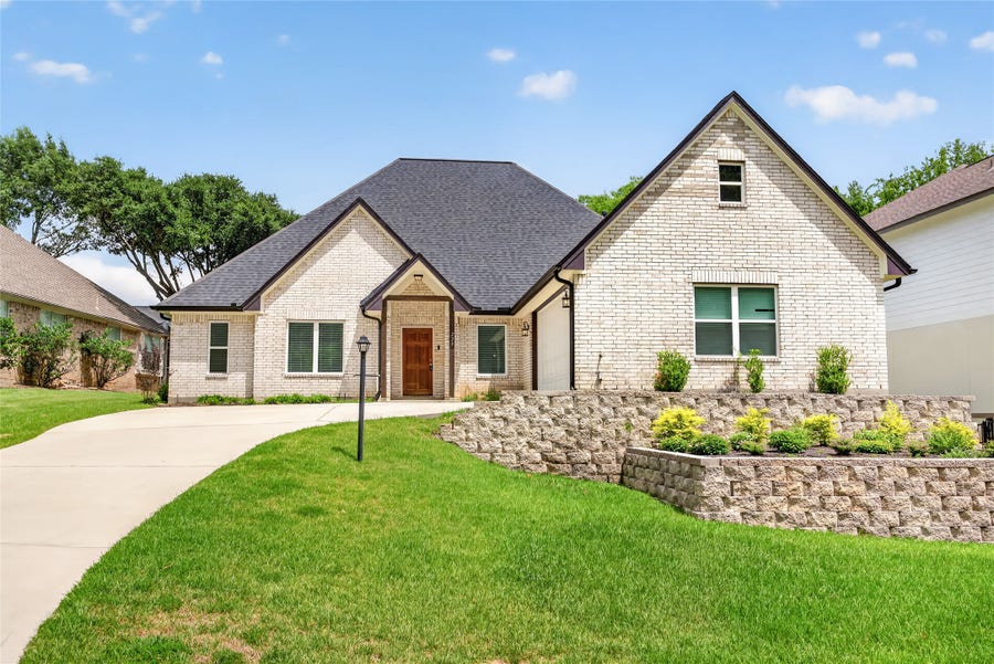 Property photo for 229 Blue Hill Drive, Montgomery, TX