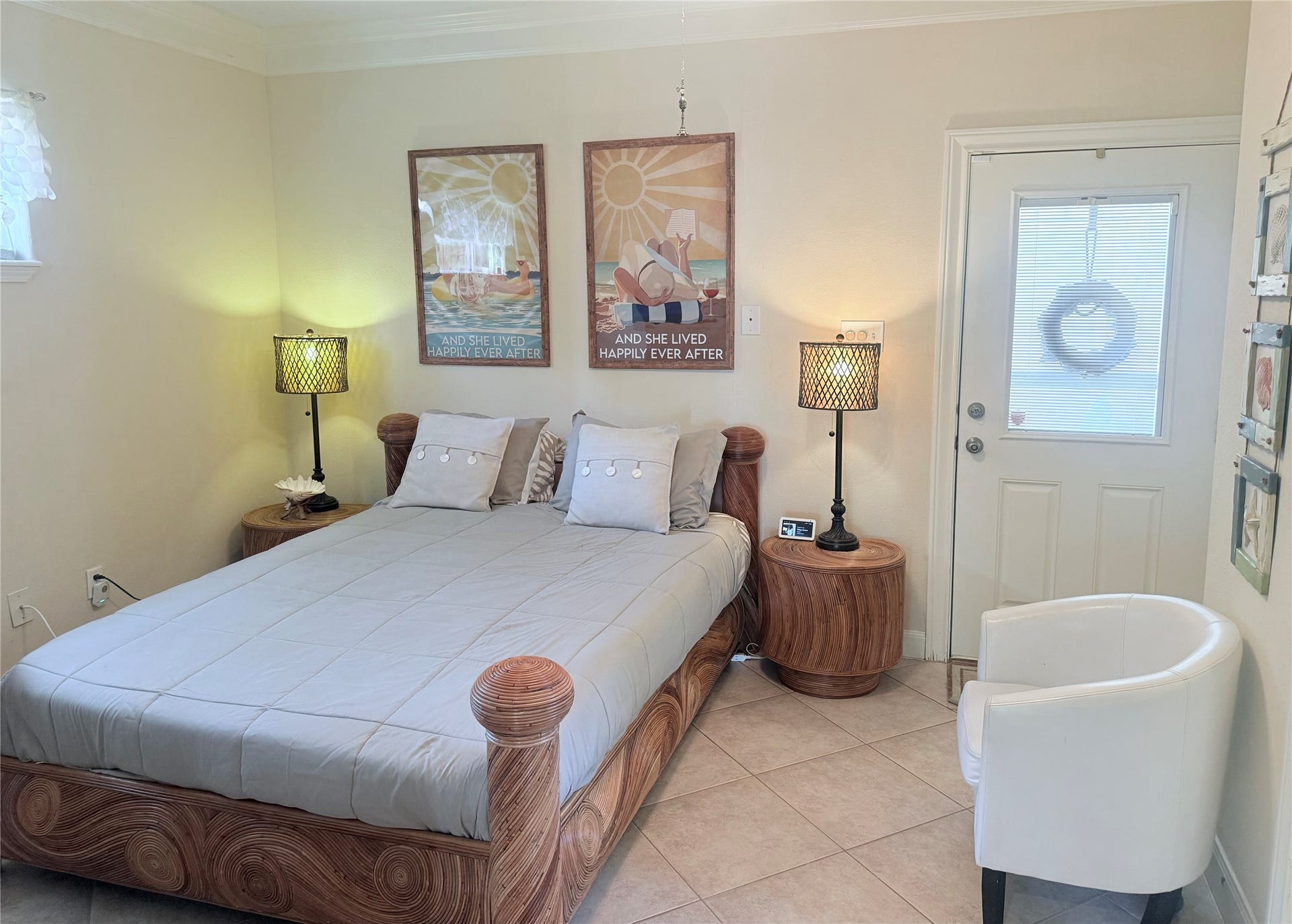 4715 W Bayshore Drive, Bacliff, TX 77518 Guest bedroom on the 1st floor with a private full ensuite attached.