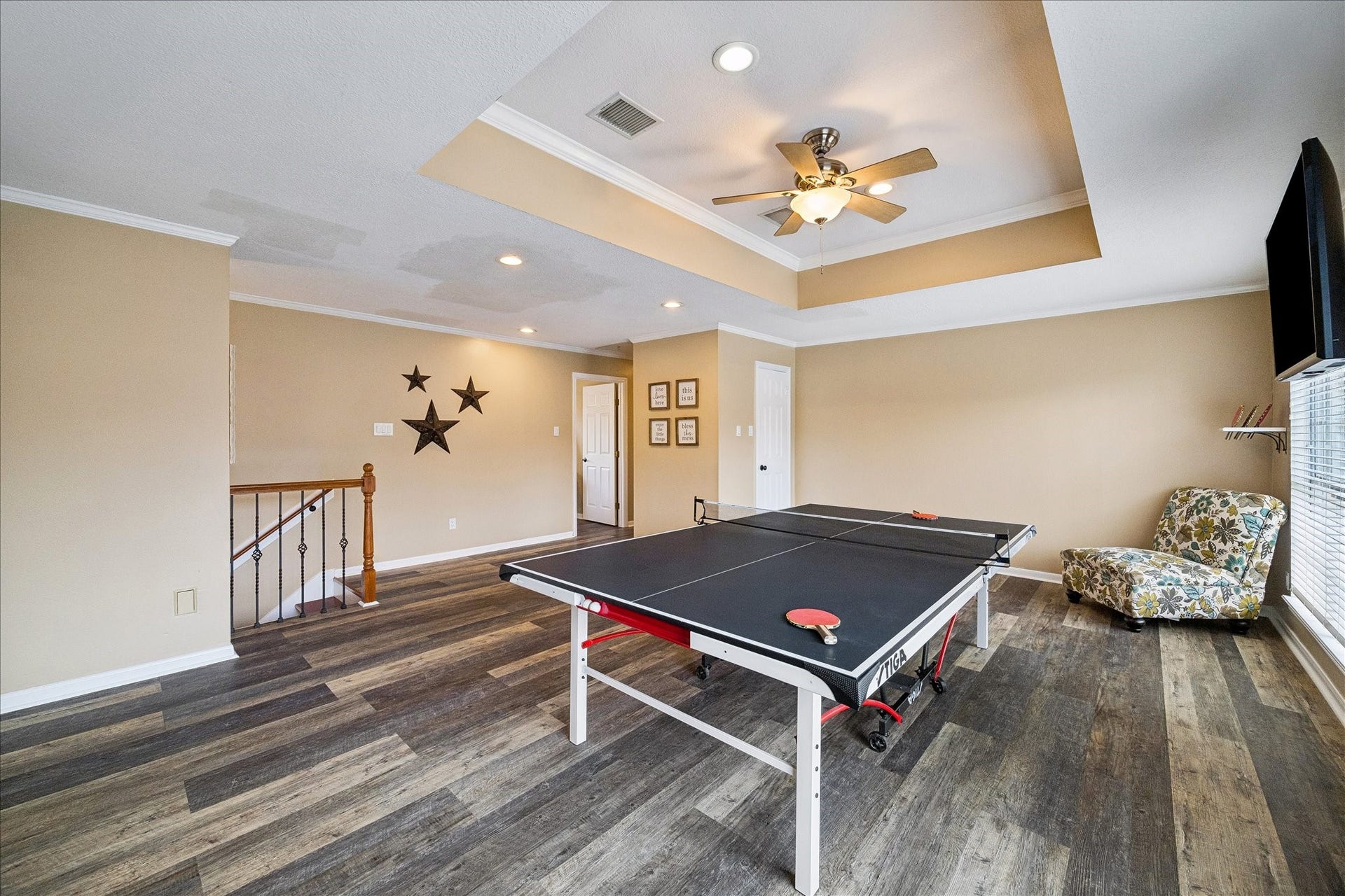2919 Forest Garden Drive, Kingwood, TX 77345 Lots of oom here.