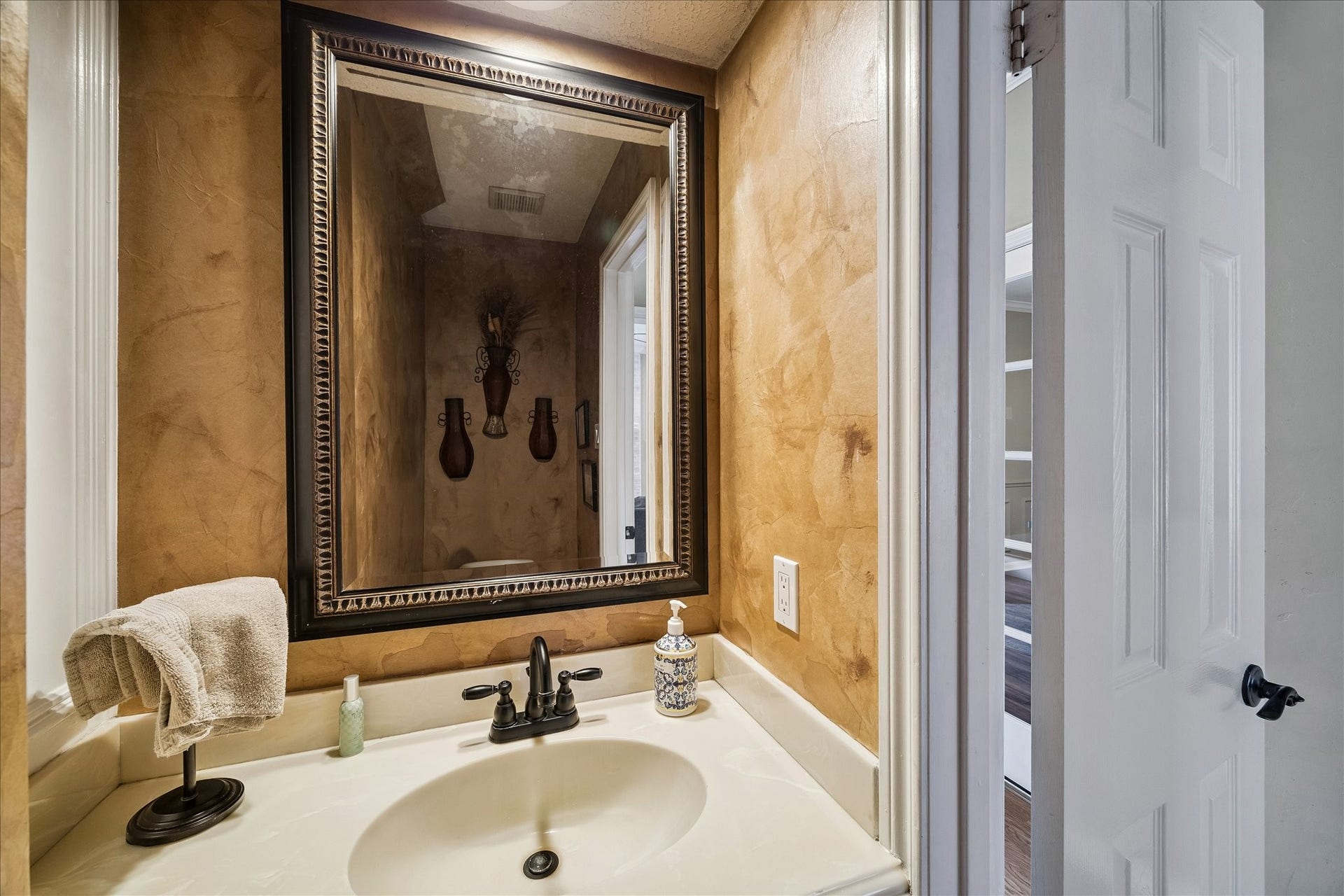 2919 Forest Garden Drive, Kingwood, TX 77345 2919 Forest Garden Drive, Kingwood, TX 77345