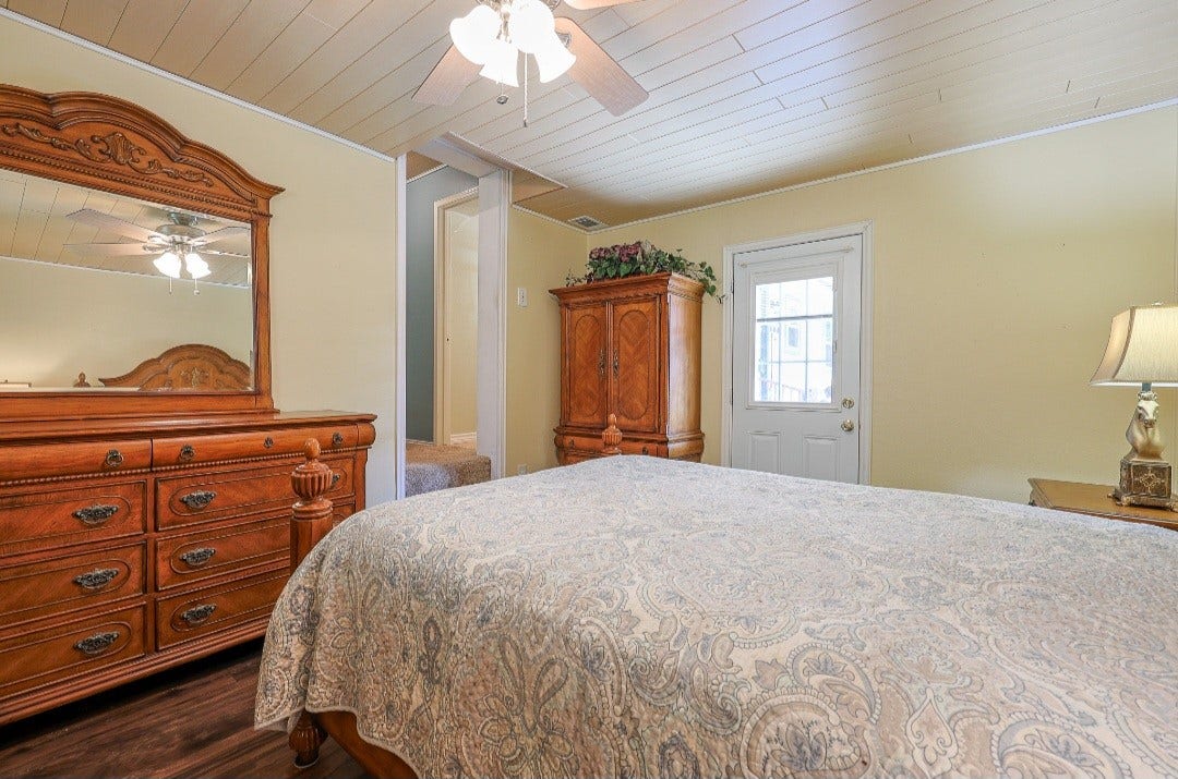 4110 Sherri Lane, Crosby, TX 77532 Door opens to back covered patio