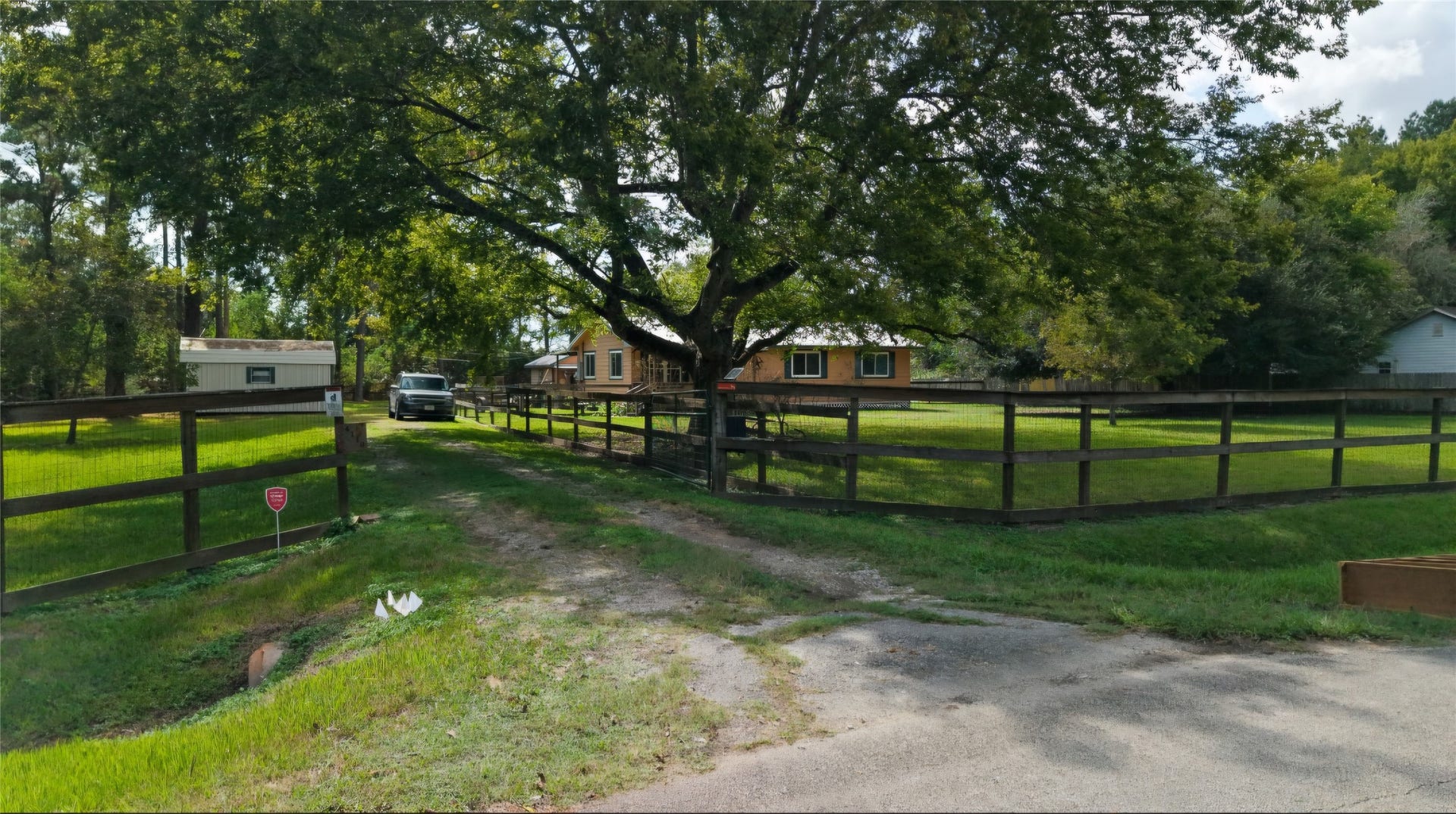 4110 Sherri Lane, Crosby, TX 77532 Gated Access Drive to property
