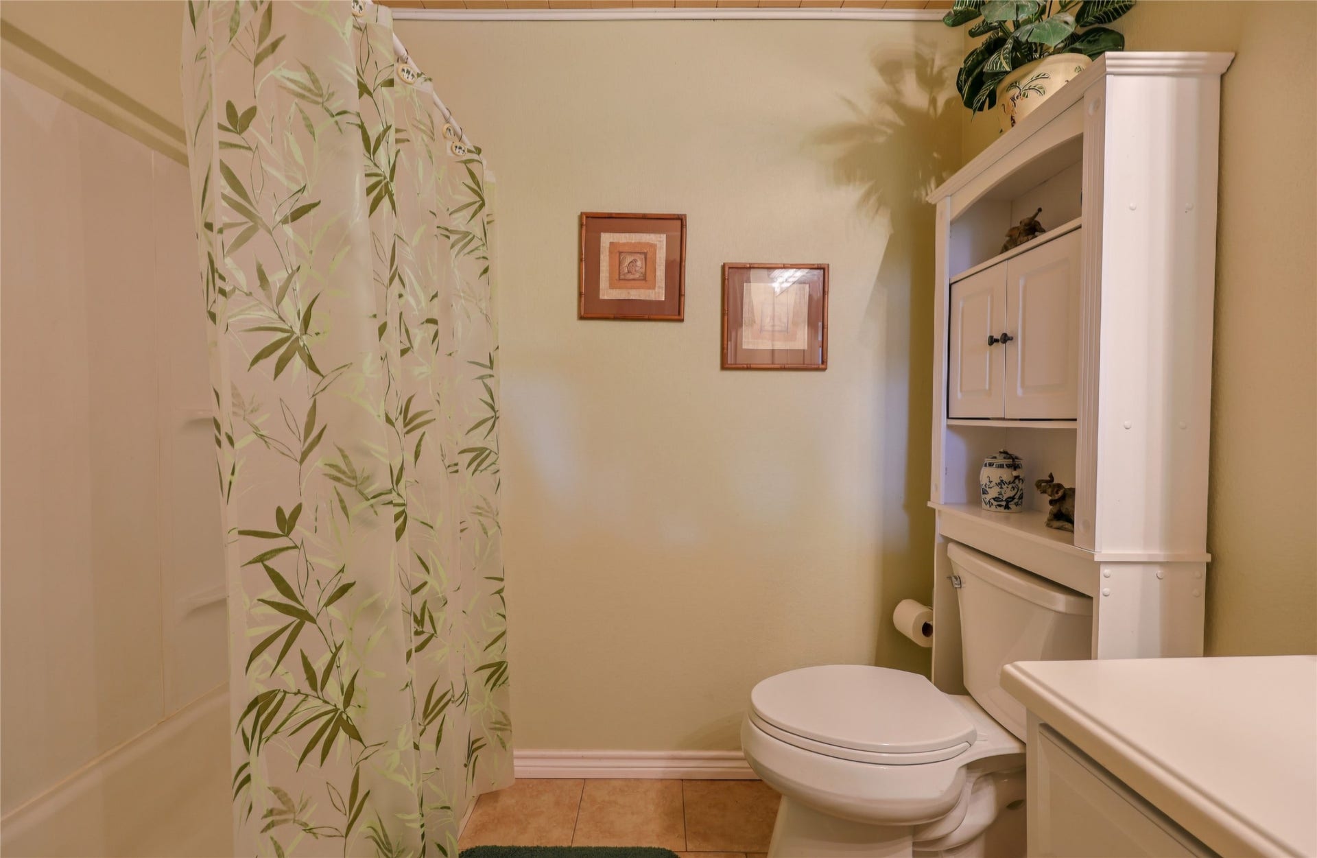 4110 Sherri Lane, Crosby, TX 77532 Primary Bathroom