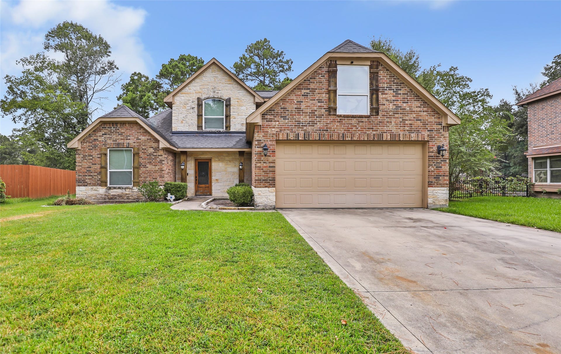 1922 Shark Court, Crosby, TX 77532