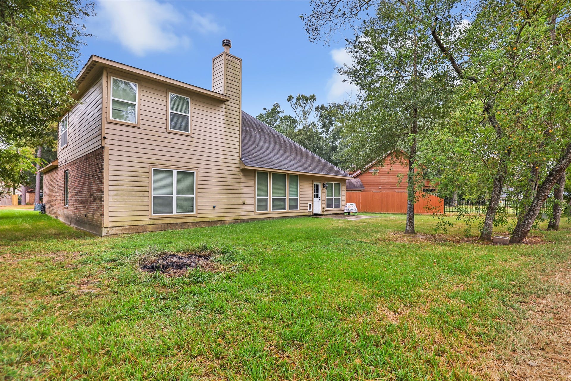 1922 Shark Court, Crosby, TX 77532