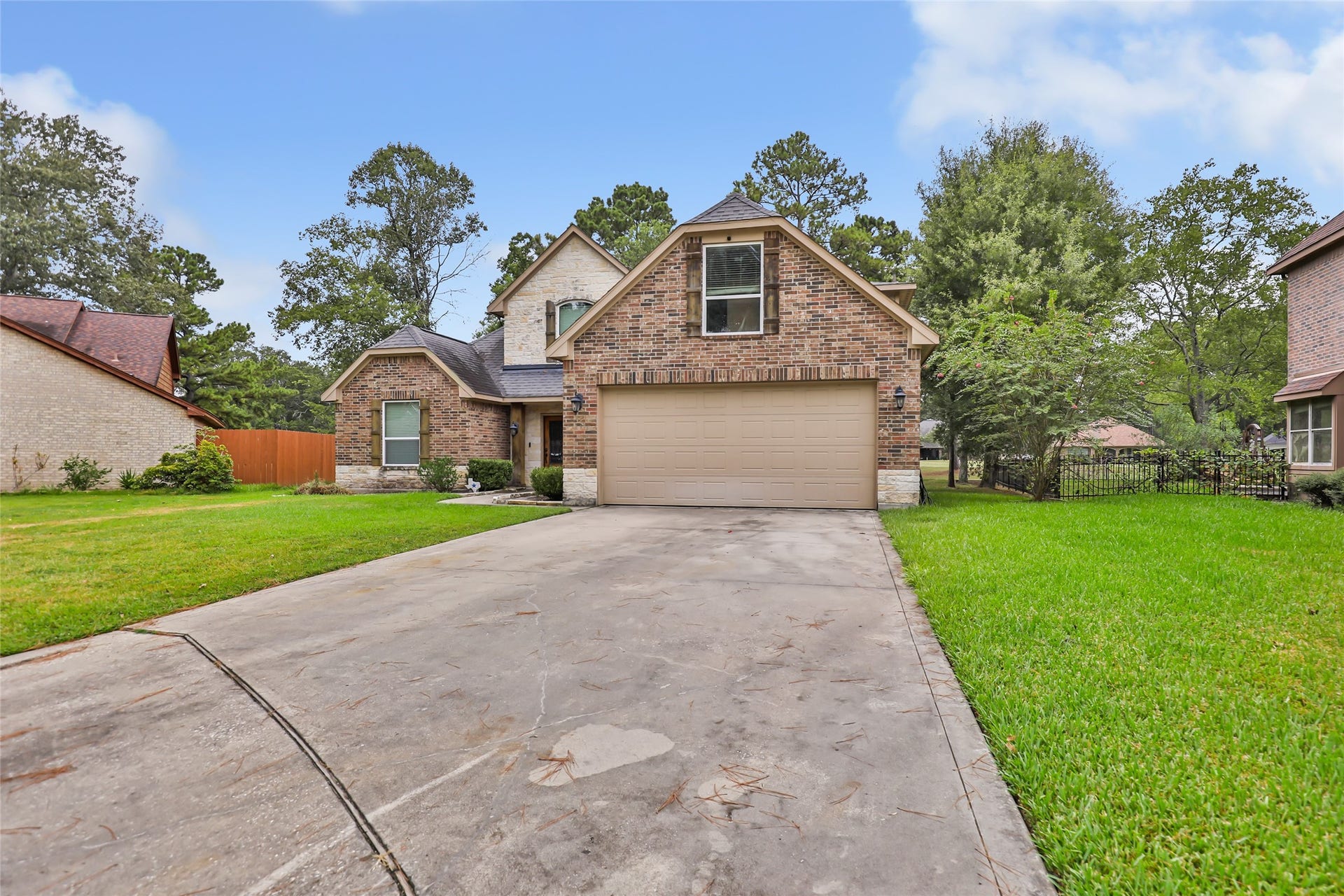 1922 Shark Court, Crosby, TX 77532