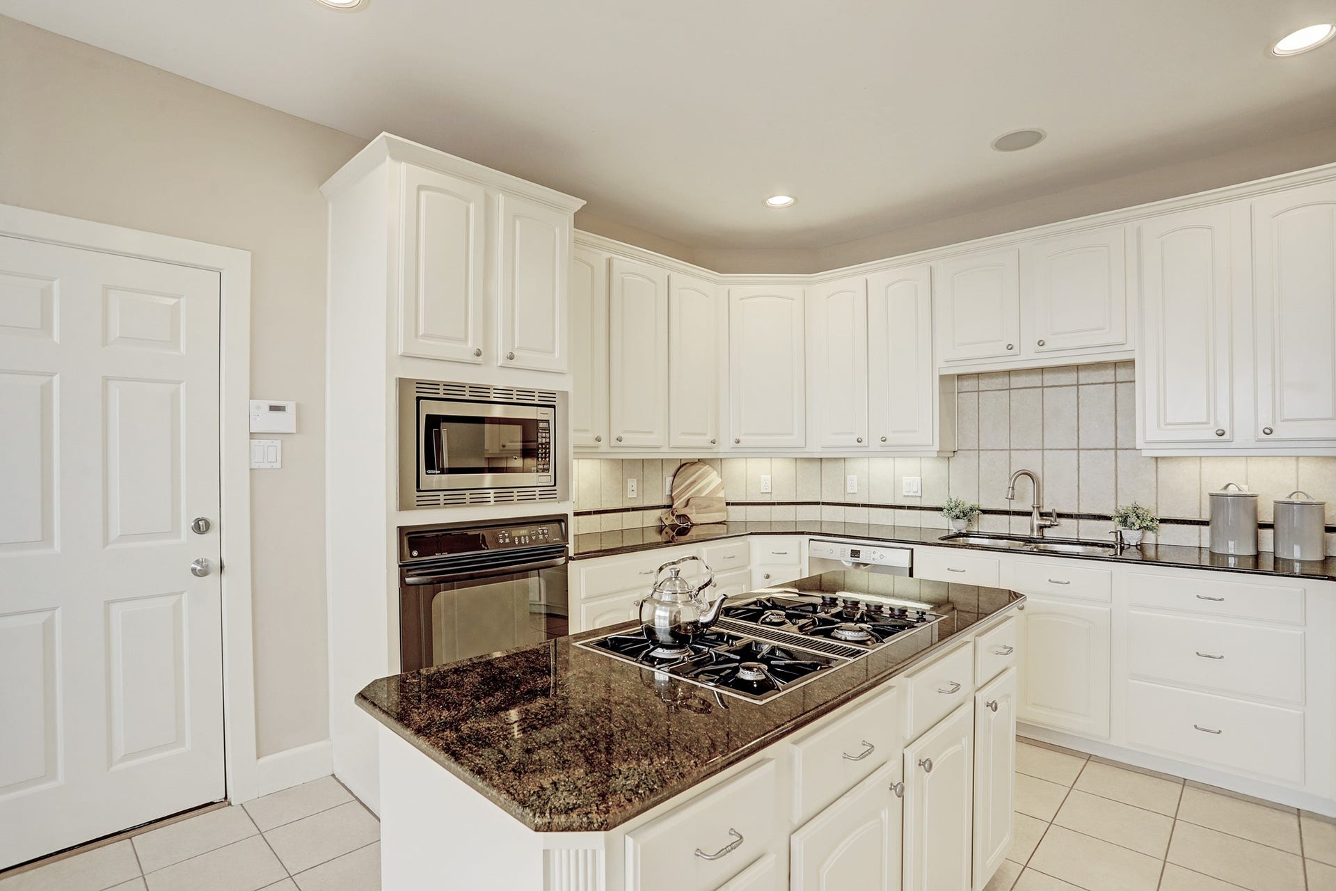 5300 Feagan Street, Houston, TX 77007 5300 Feagan Street, Houston, TX 77007