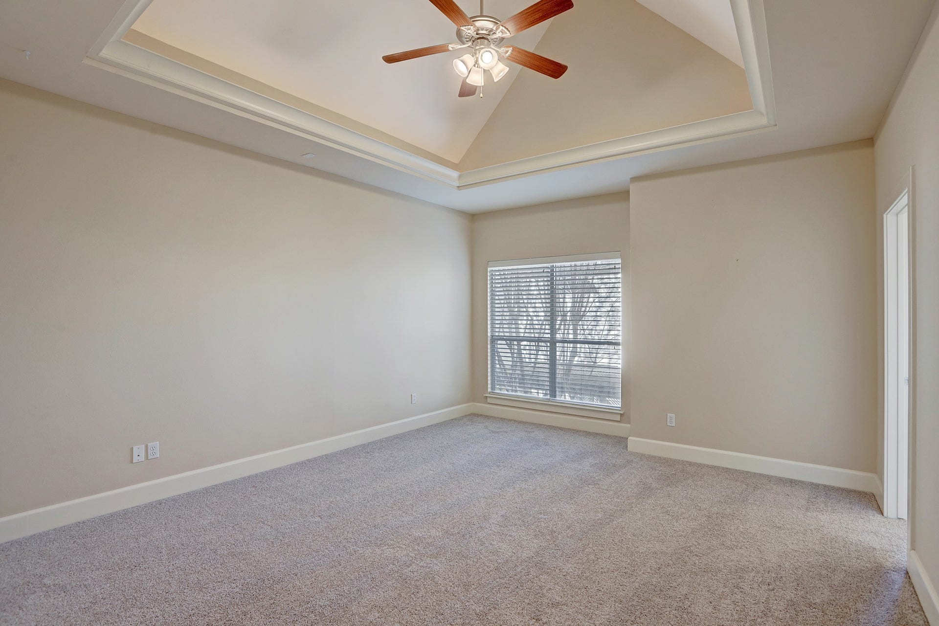 5300 Feagan Street, Houston, TX 77007 5300 Feagan Street, Houston, TX 77007