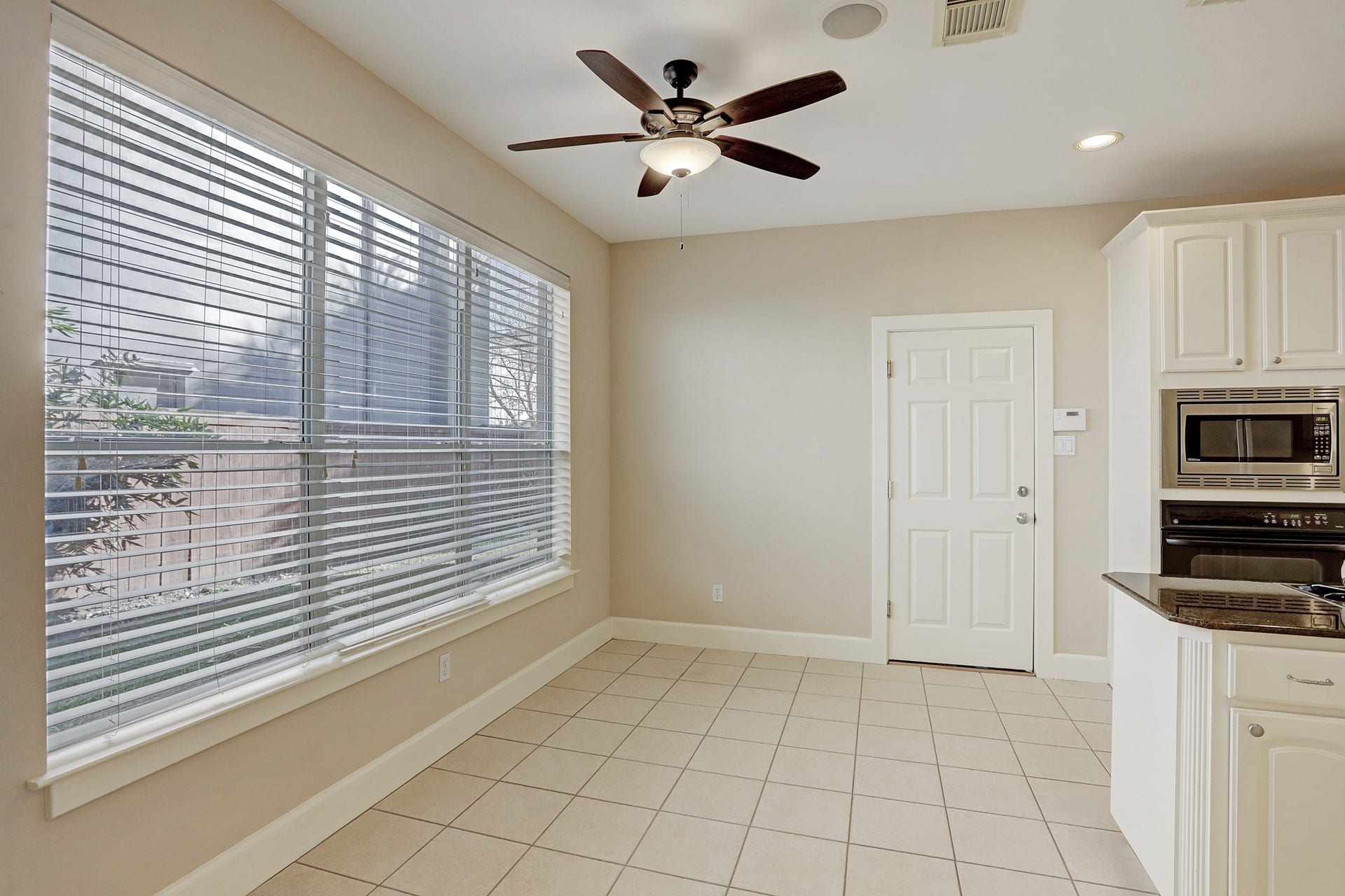 5300 Feagan Street, Houston, TX 77007 5300 Feagan Street, Houston, TX 77007