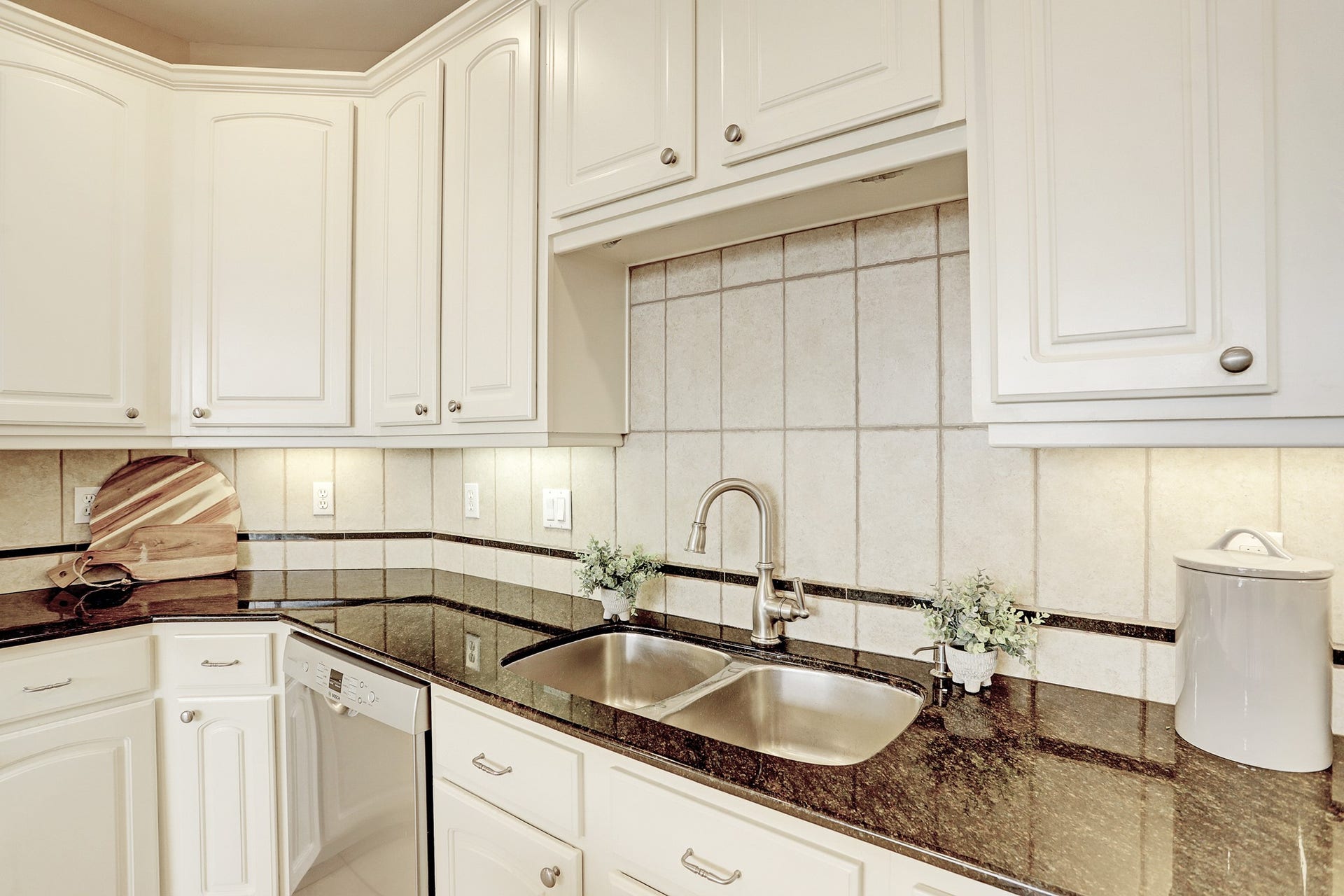 5300 Feagan Street, Houston, TX 77007 5300 Feagan Street, Houston, TX 77007
