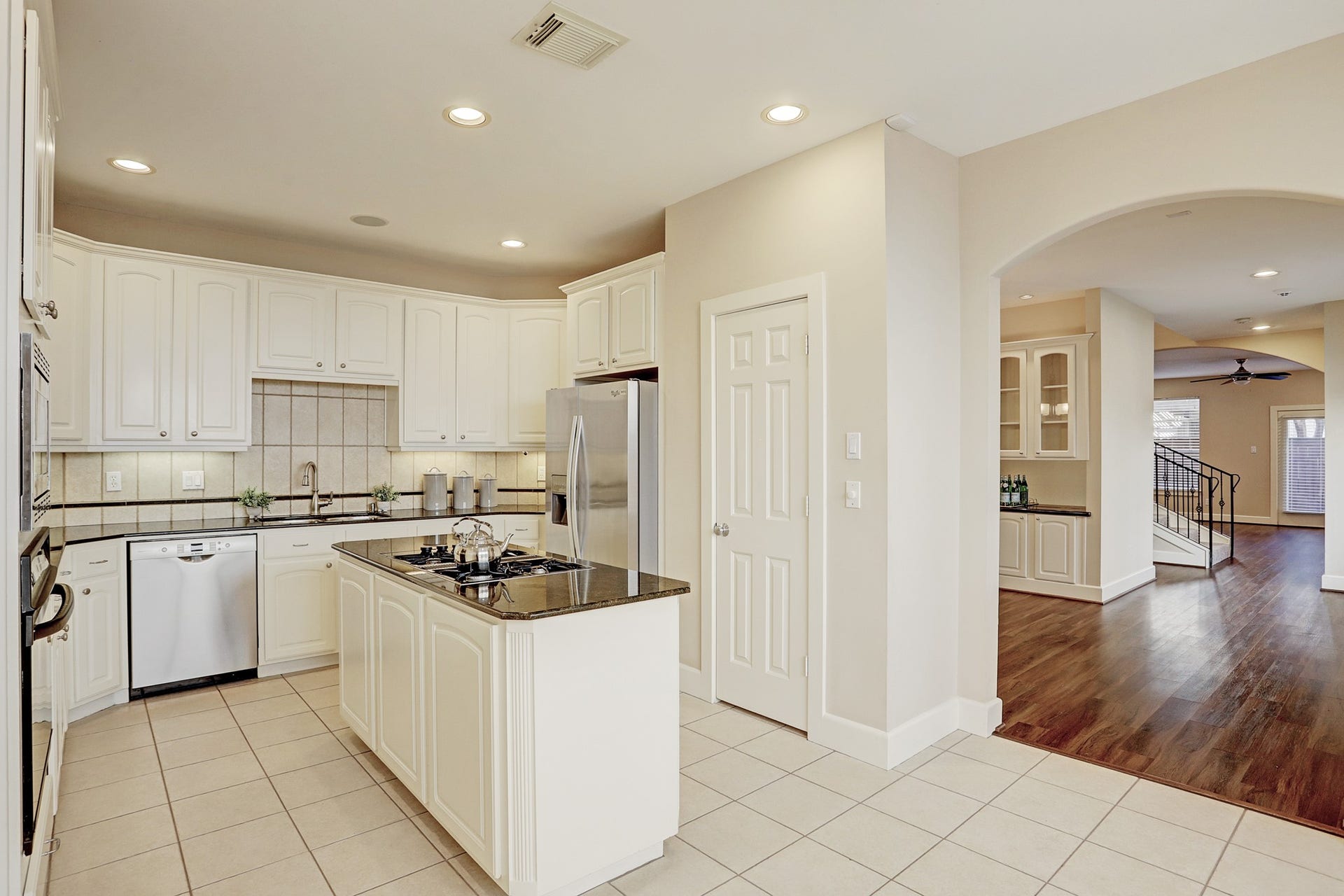 5300 Feagan Street, Houston, TX 77007 5300 Feagan Street, Houston, TX 77007