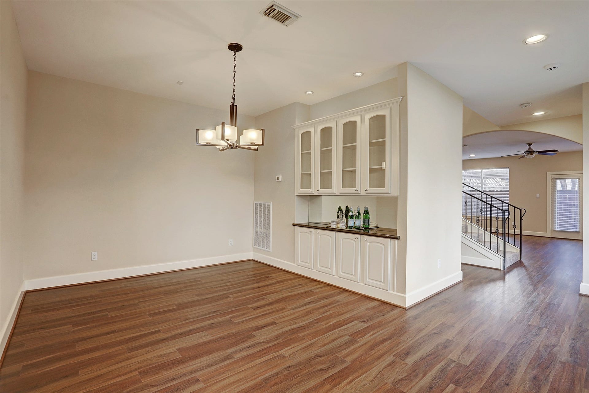 5300 Feagan Street, Houston, TX 77007 5300 Feagan Street, Houston, TX 77007