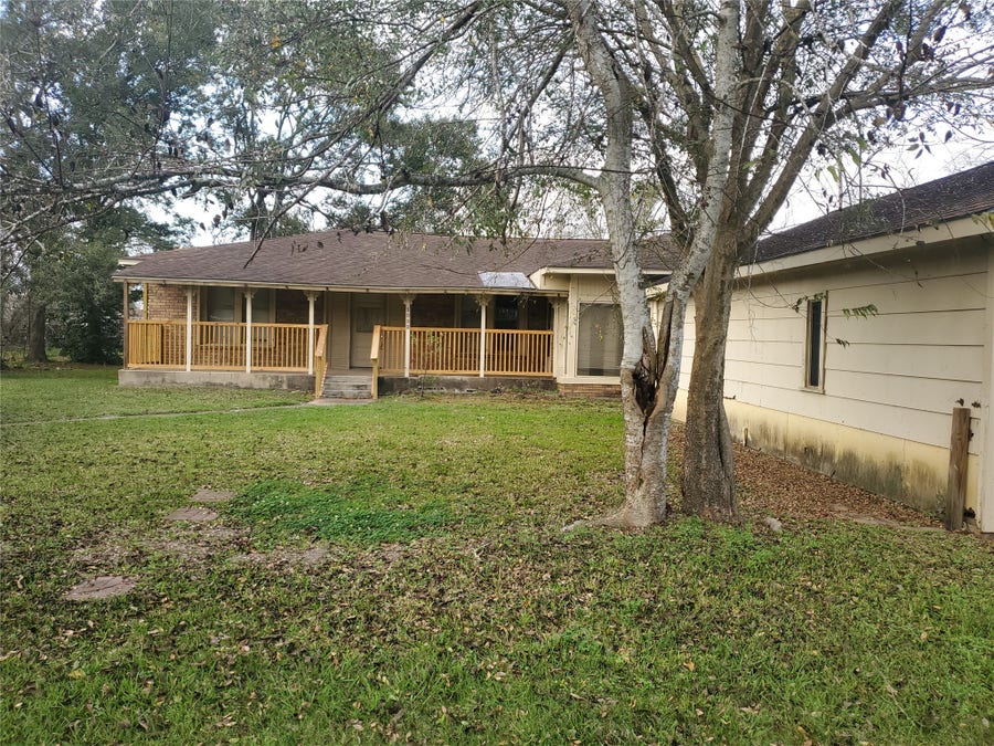 Property photo for 1233 Caldwell Road, Angleton, TX
