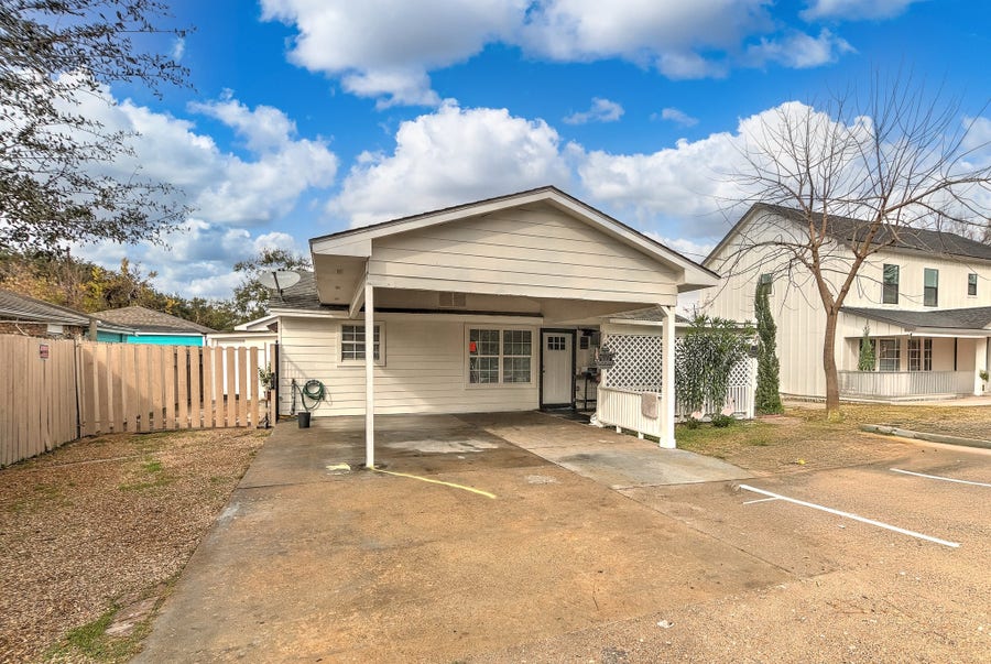 Property photo for 8622 Rayson Road, Houston, TX