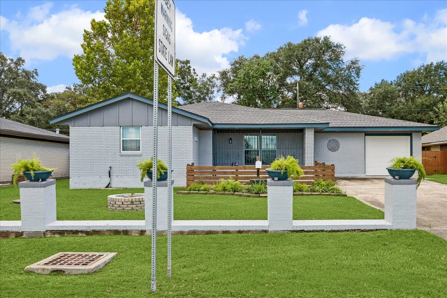 Property photo for 1115 25th Avenue N, Texas City, TX