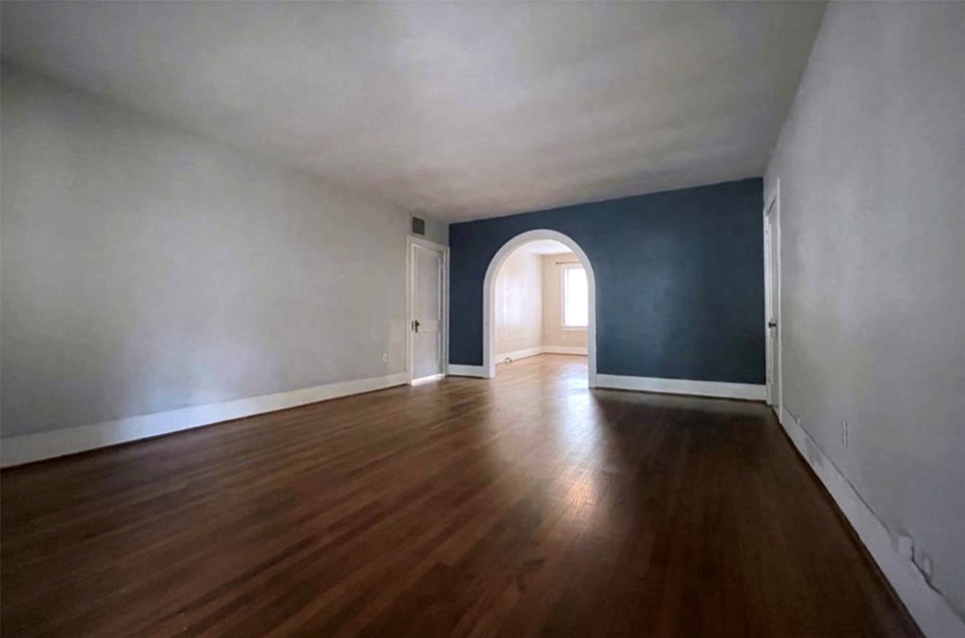 2406 Brun Street, Houston, TX 77019 2406 Brun Street, Houston, TX 77019