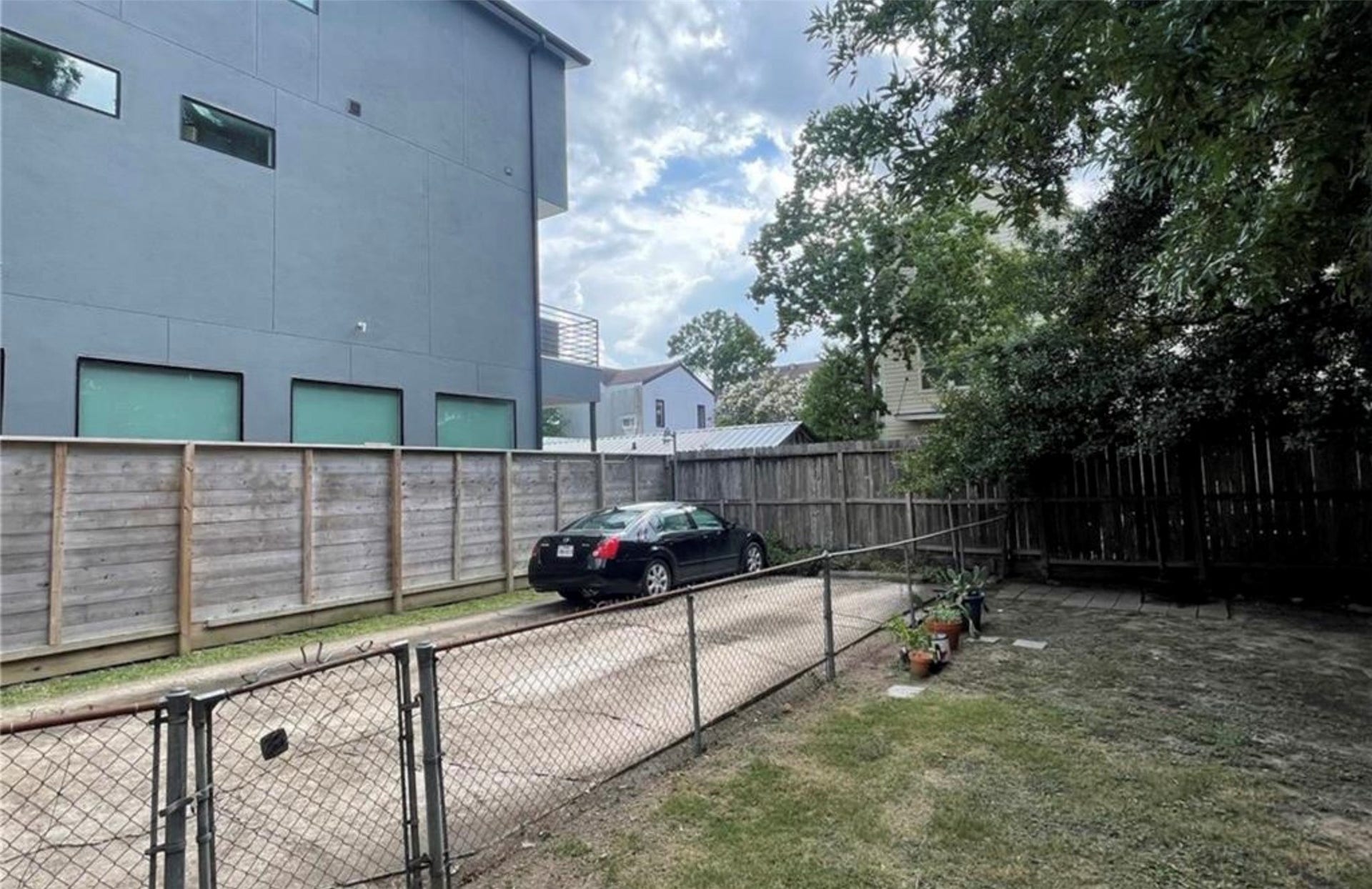2406 Brun Street, Houston, TX 77019 2406 Brun Street, Houston, TX 77019