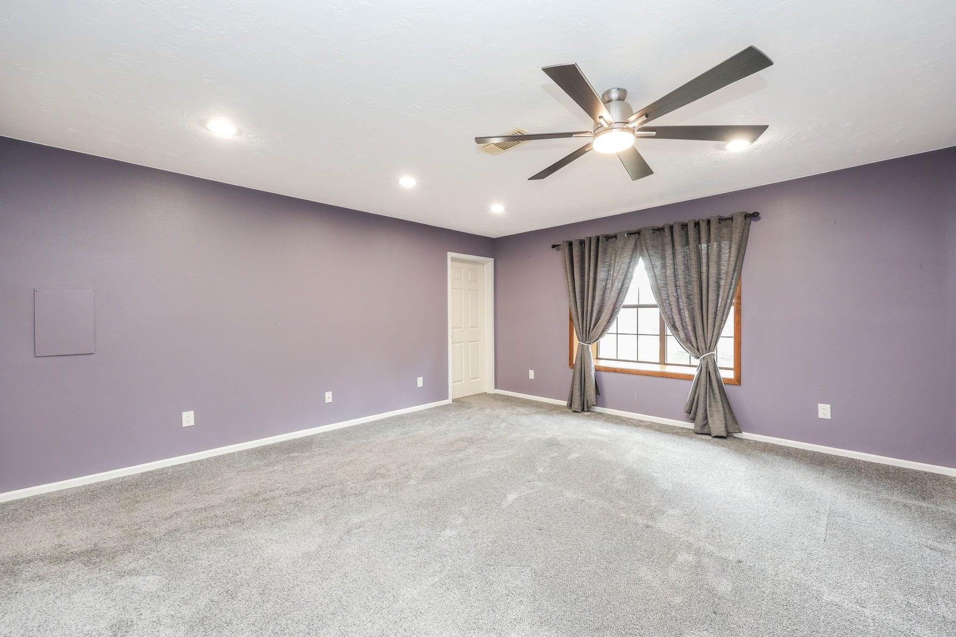 22107 Rosewood Trail, Tomball, TX 77377 Primary Bedroom with En-Suite Bath