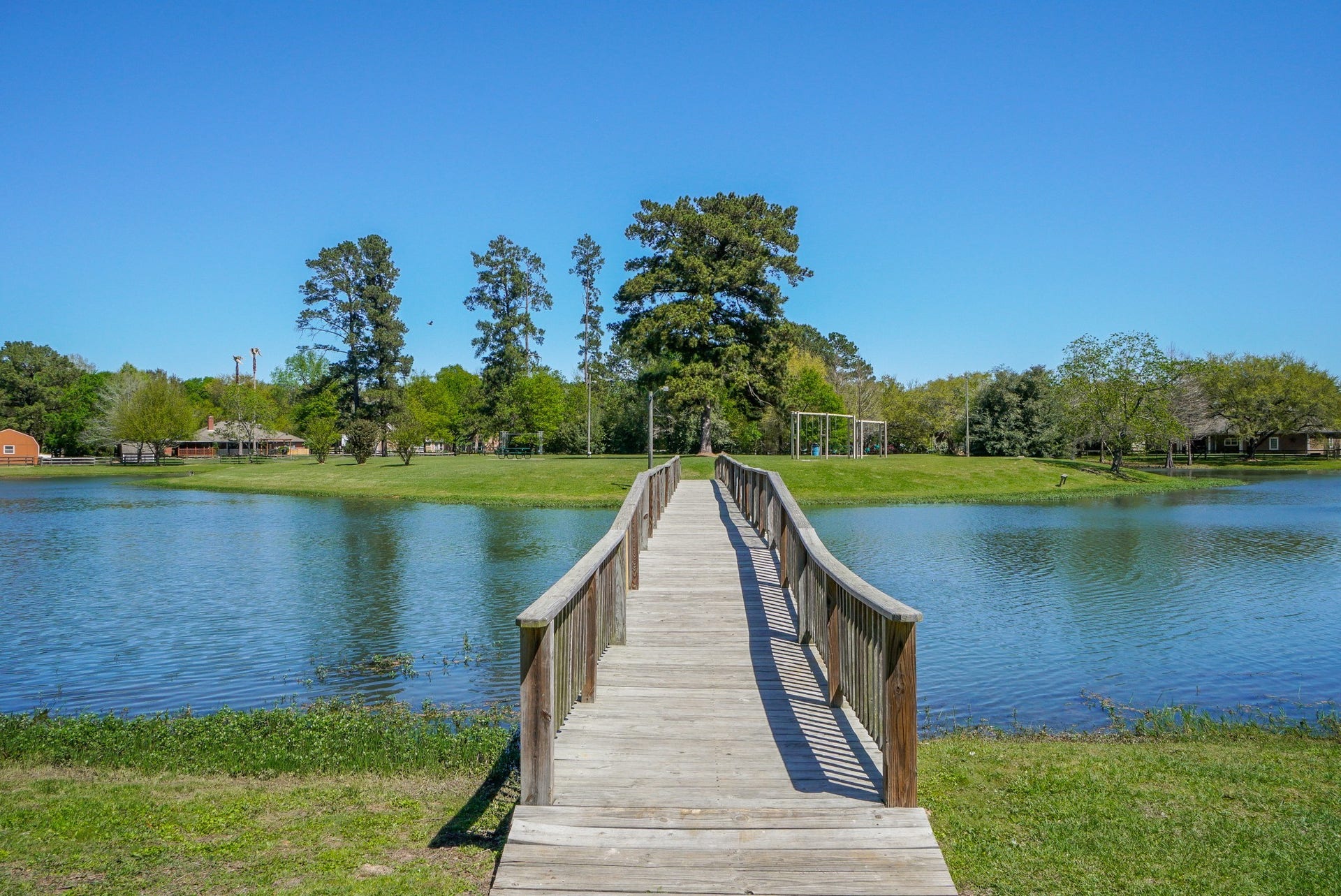 22107 Rosewood Trail, Tomball, TX 77377 Beautiful Neighborhood Lake with Island. Enjoy Watching the Kids Play on the Swings and Playground Equipment and have a Picnic at the Picnic Tables. Catch and Release Fishing. Don't Forget to Feed the Ducks!