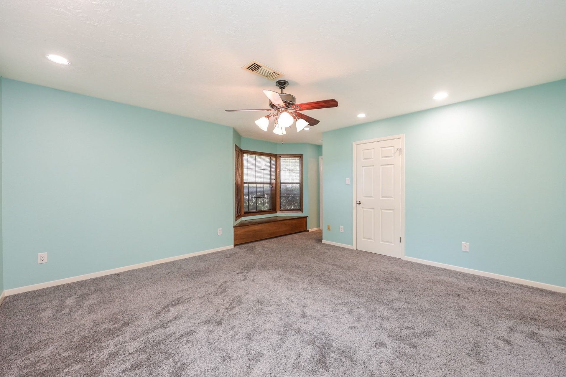 22107 Rosewood Trail, Tomball, TX 77377 Bedroom #2 with En-Suite Bath