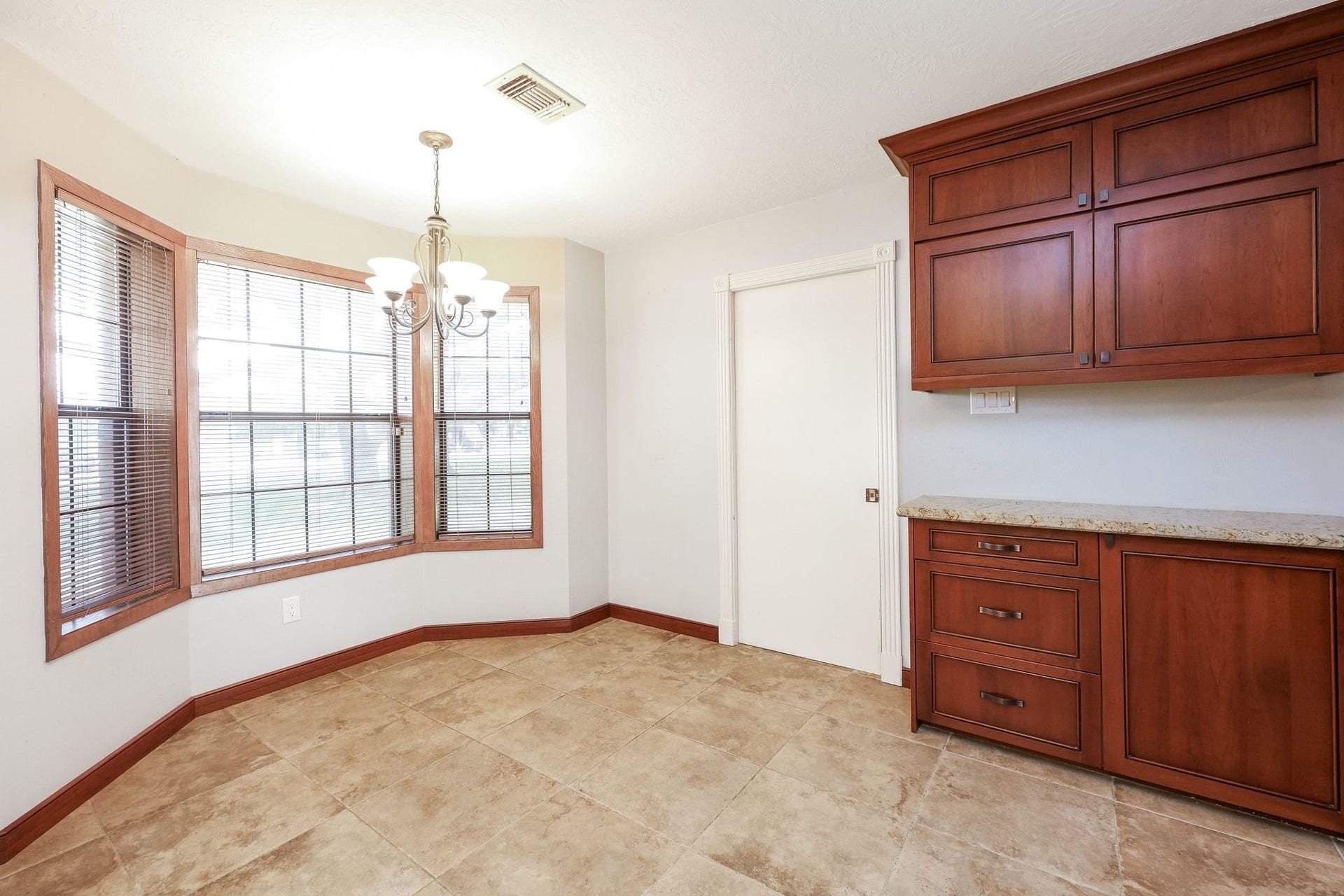 22107 Rosewood Trail, Tomball, TX 77377 Breakfast Room has Beautiful Views of the Neighborhood Lake