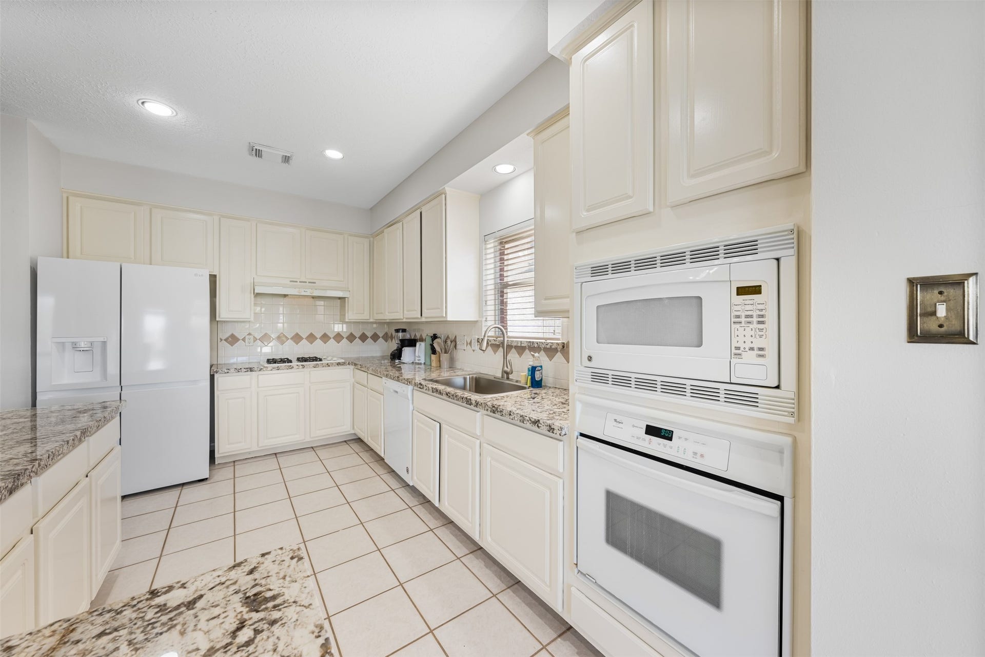 6518 Portuguese Bend Drive, Missouri City, TX 77459 6518 Portuguese Bend Drive, Missouri City, TX 77459