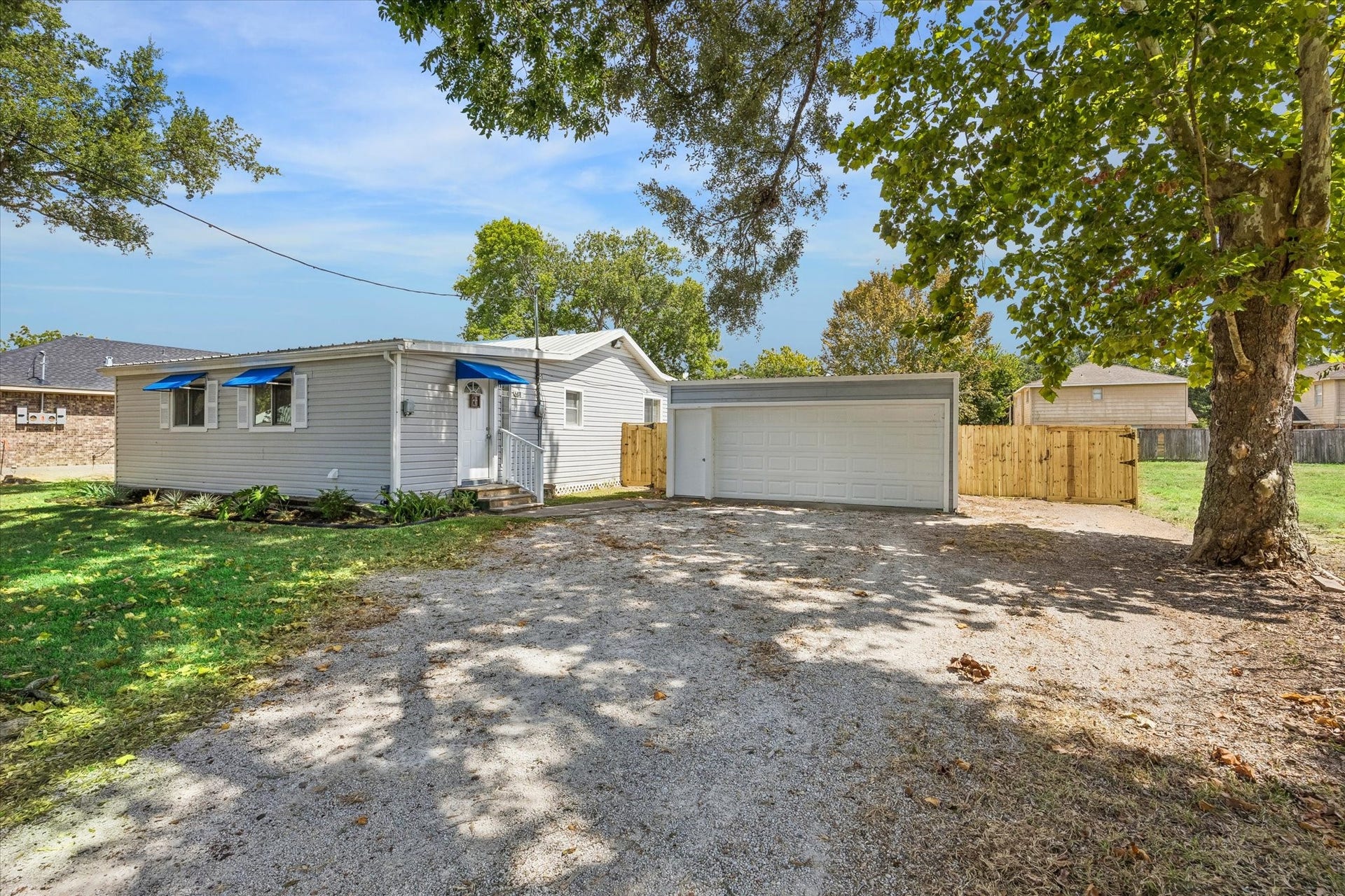 218 N Ormsby Street, Alvin, TX 77511 Welcome Home