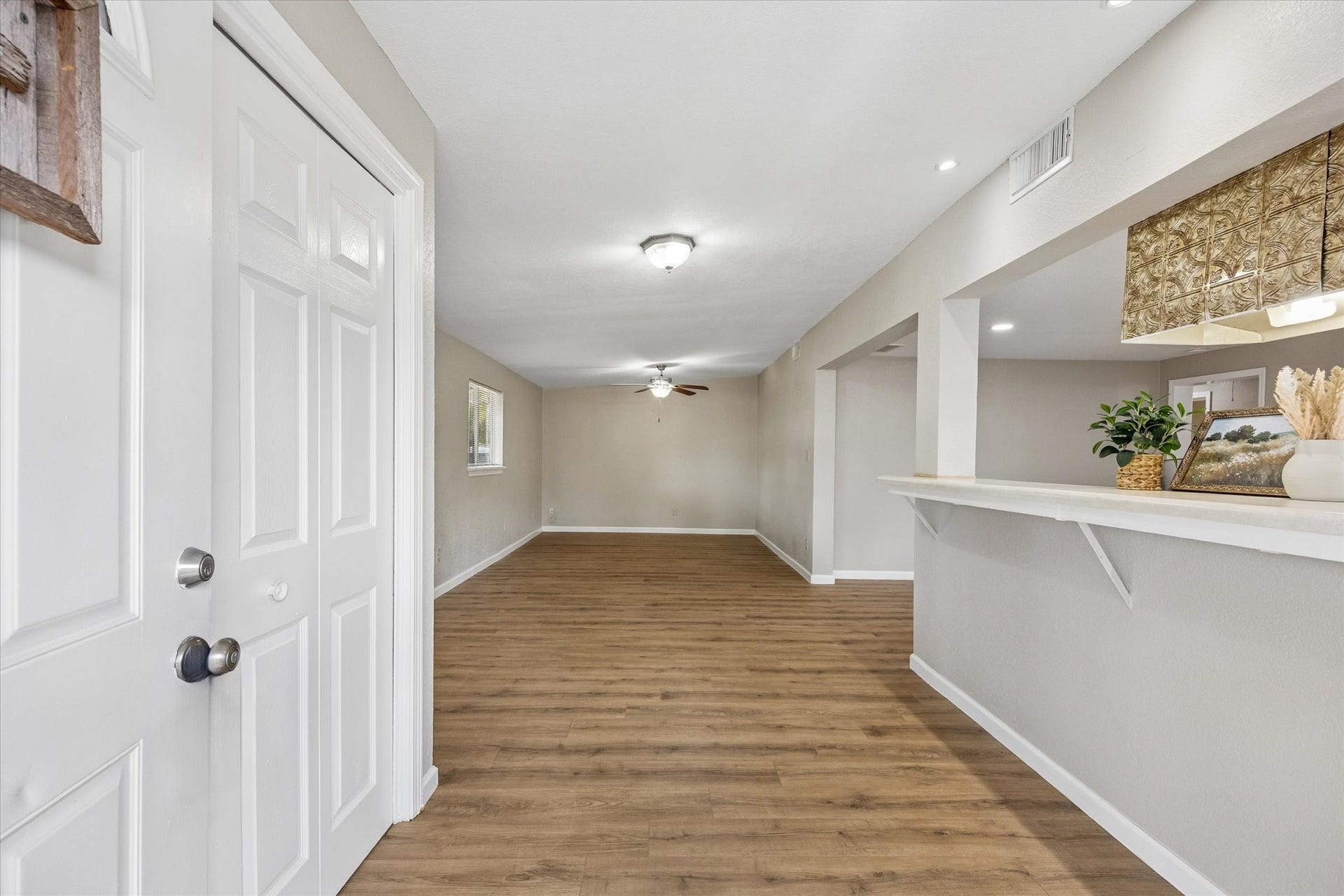 218 N Ormsby Street, Alvin, TX 77511 218 N Ormsby Street, Alvin, TX 77511